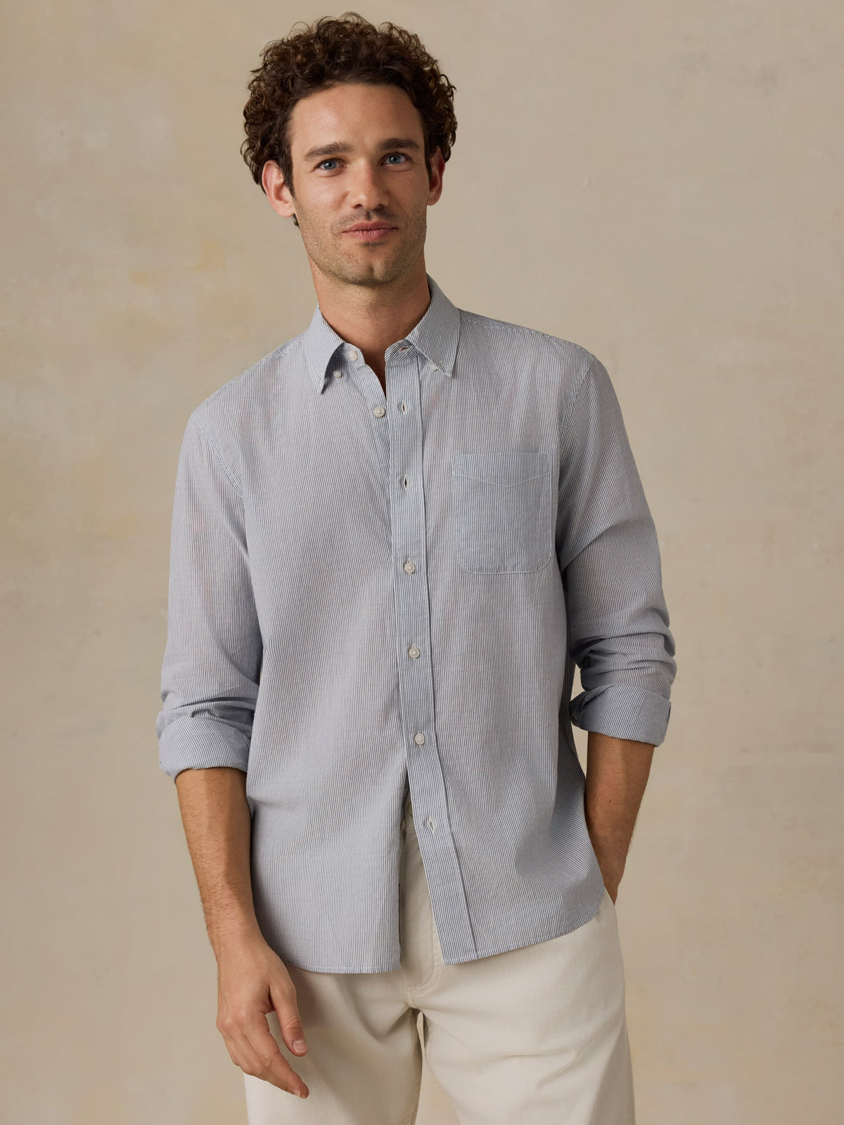 MWU2600-ILT_Ls_Weightless_Cotton_Shirt_OM_FRONT_CROP_1_Web.jpg