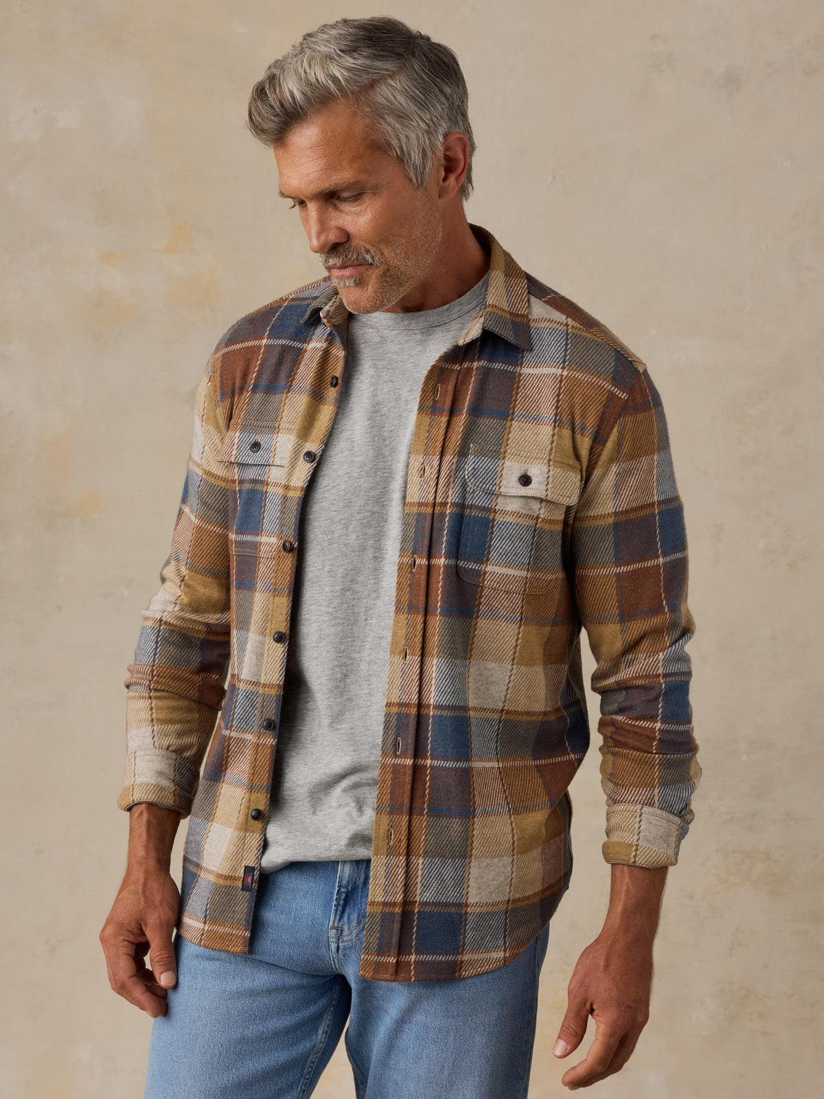 MXC0002-BDC_Legend_Sweater_Shirt_OM_FRONT_CROP_1_Web.jpg