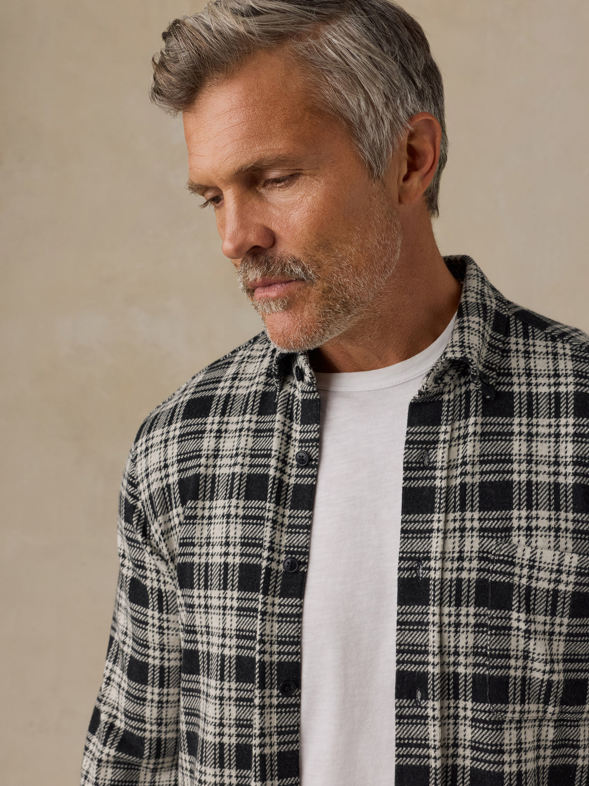 MXH2309-CQP_Legend_Sweater_Shirt_Single_Pocket_OM_DETAIL_1_Web.jpg