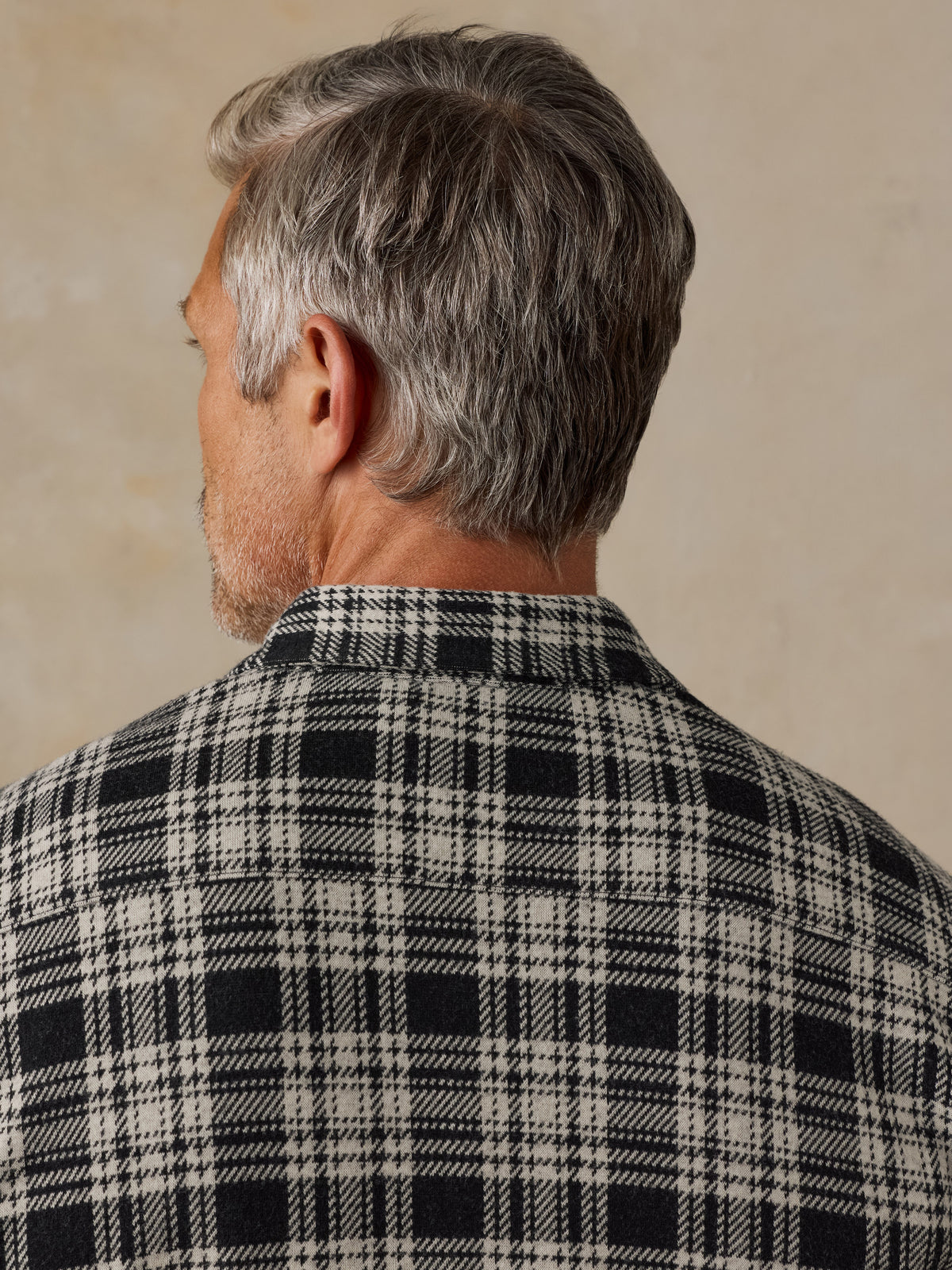 MXH2309-CQP_Legend_Sweater_Shirt_Single_Pocket_OM_DETAIL_2_Web.jpg