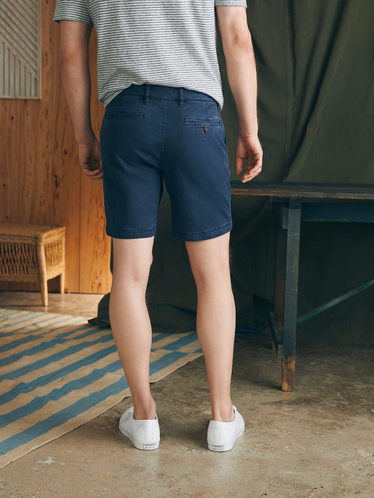 SP24-faherty-MBS2437-BLN-coastline-chino-short-8in-blue-nights_OM_BACK_CROP_1.jpg