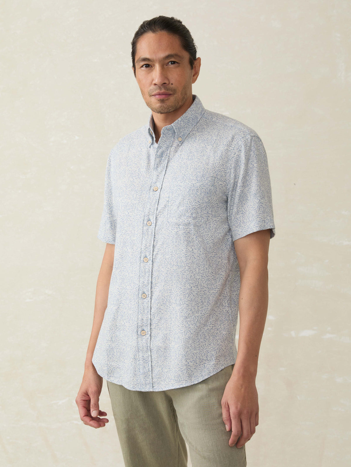 SP25-FAHERTY-MENS-MWS2516-SYF-SsBreezeShirt-SkyBlueFrond_OM_FRONT_CROP_1.jpg