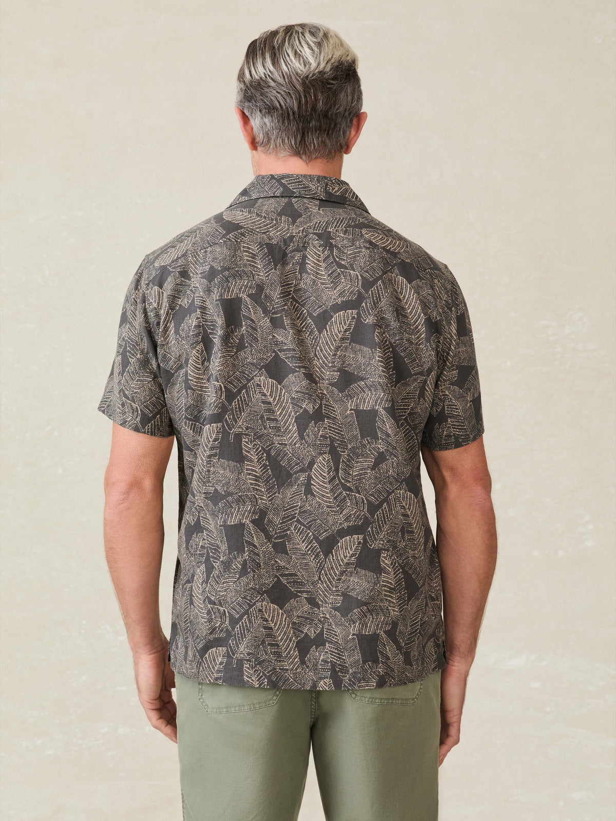 SP25-FAHERTY-MENS-MWS2525-GRF-SsBreezeCampShirt-GraphiteRainforest_OM_BACK_CROP_1.jpg