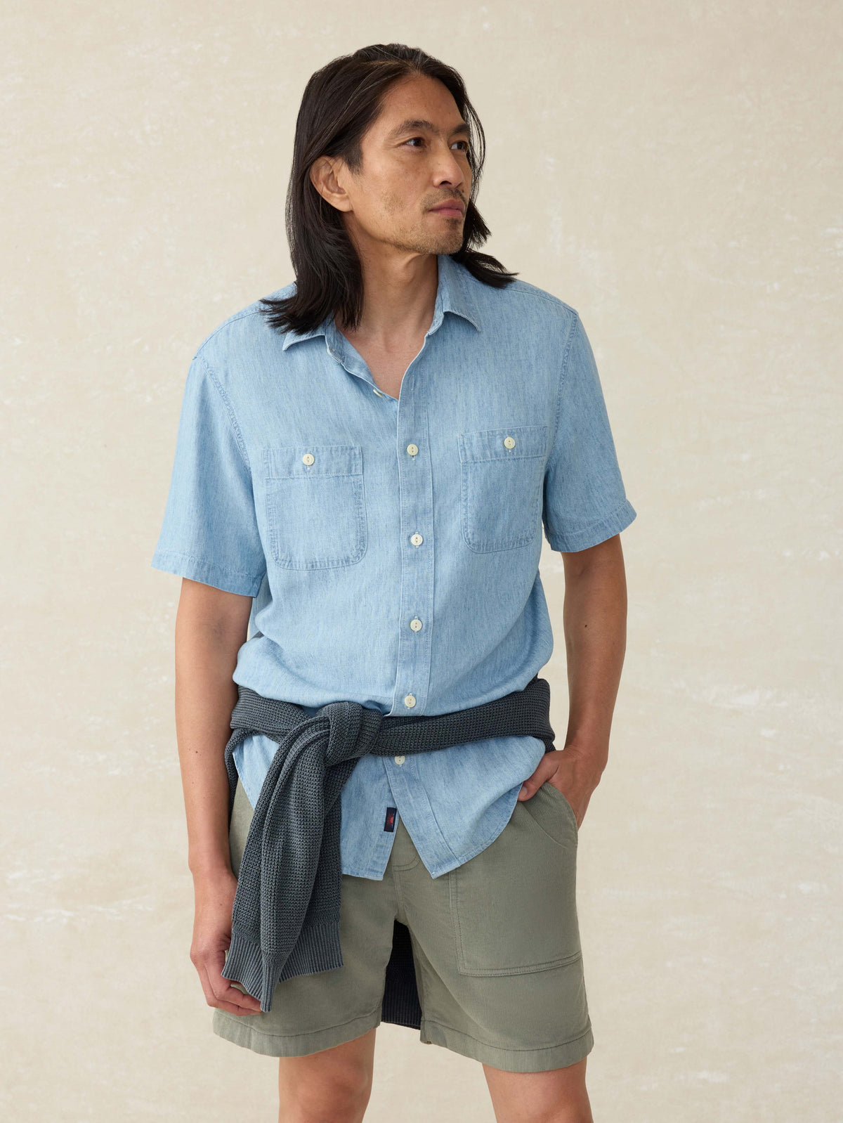 SP25-FAHERTY-MENS-MWS2535-VIN-SsTriedAndTrueChambrayShirt-VintageIndigo_OM_EDITORIAL_1.jpg