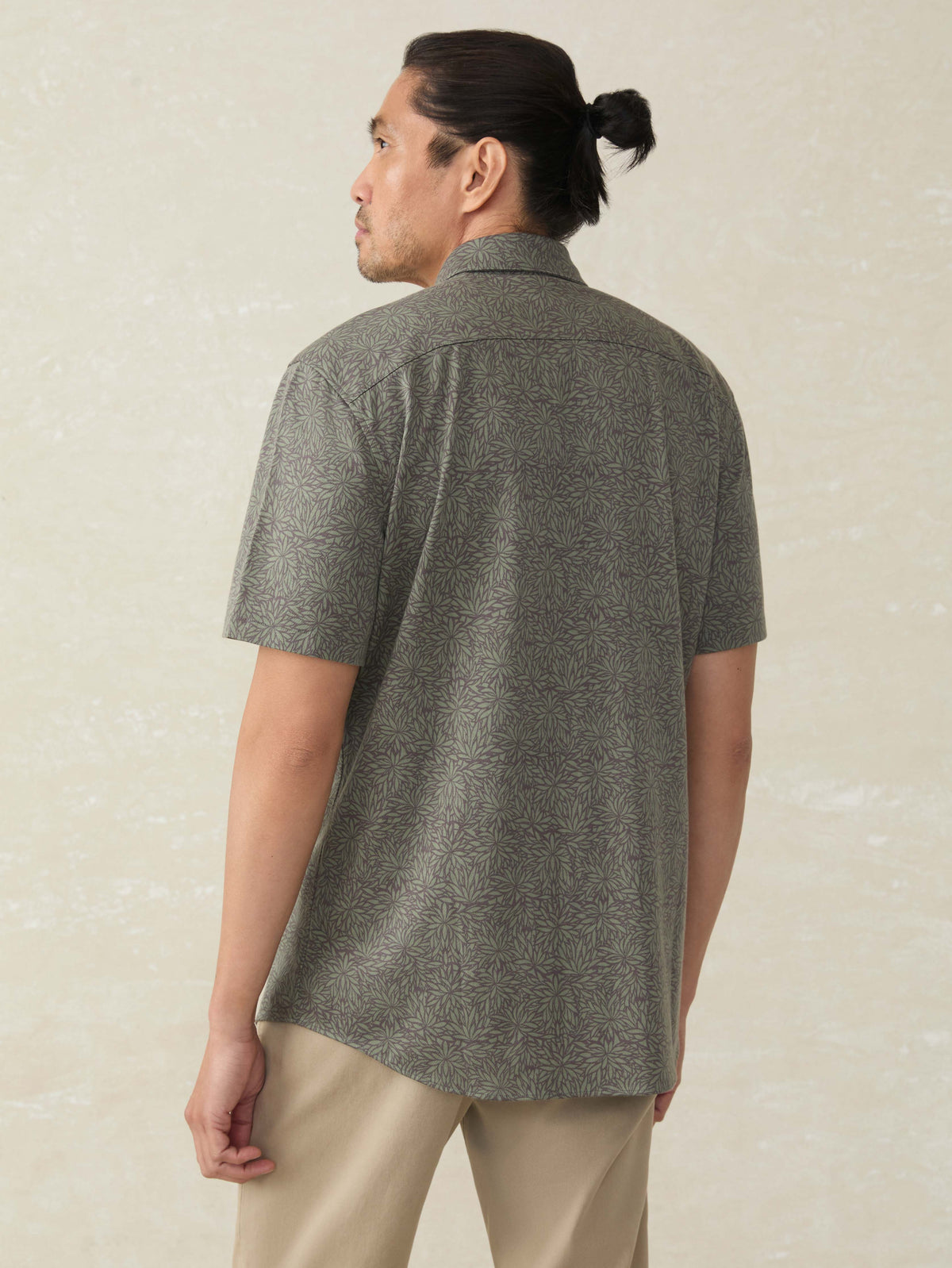 SP25-FAHERTY-MENS-MXS2511-OFP-SsHermosaShirt-OliveFrond_OM_BACK_CROP_1.jpg