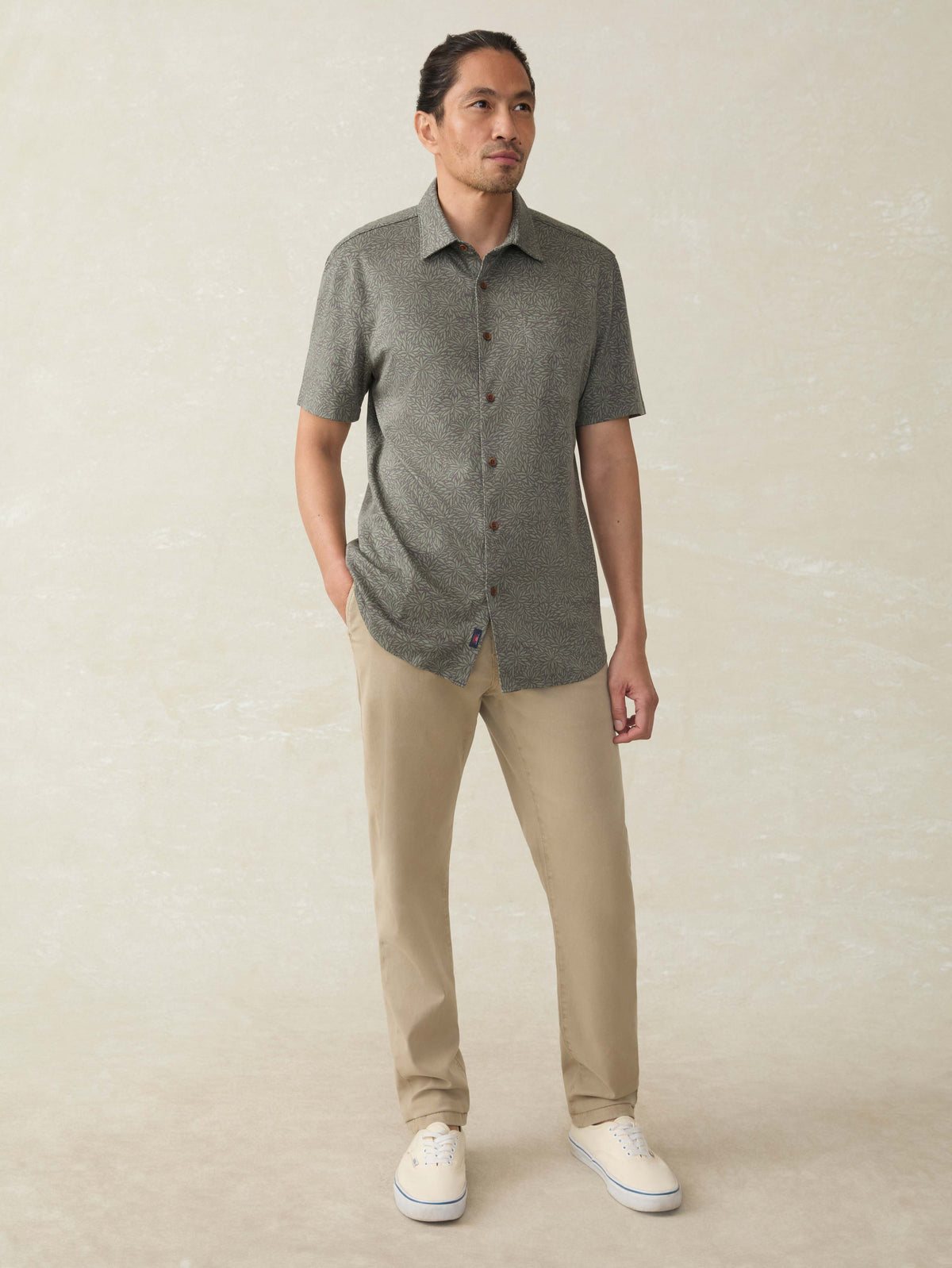 SP25-FAHERTY-MENS-MXS2511-OFP-SsHermosaShirt-OliveFrond_OM_FULL_BODY_1.jpg