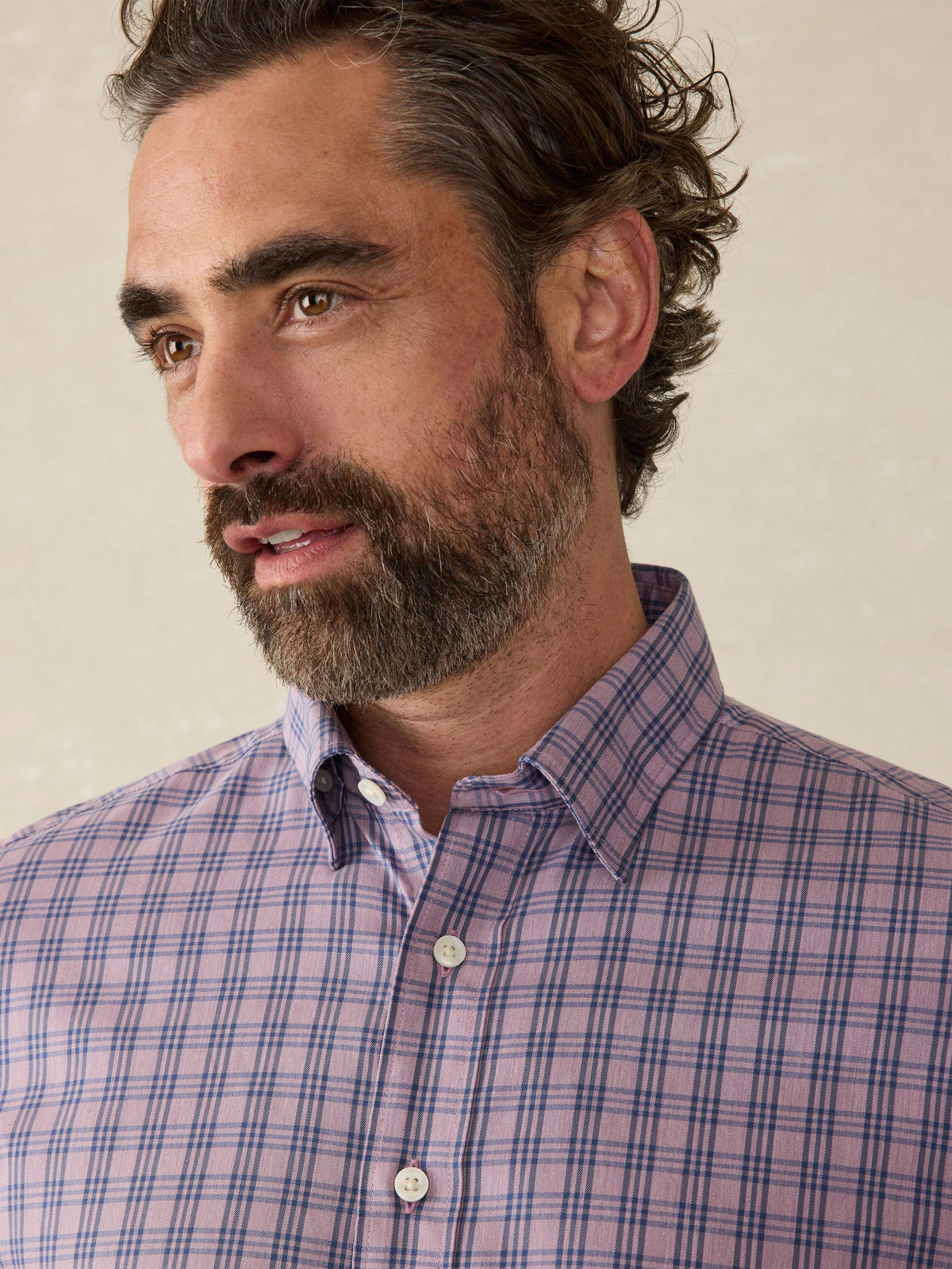 SP25_MENS_MWC0082-BYC_THEMOVEMENTSHIRT_BerrySkiesCheck_OM_DETAIL1_1.jpg
