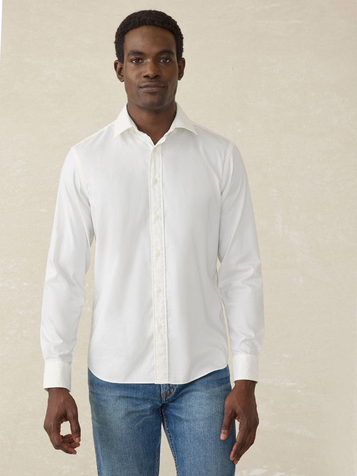 SP25_MENS_MWC0082-CWI_THE_MOVEMENT_SHIRT_Cloud_White_FRONT_OM_WS_1.jpg
