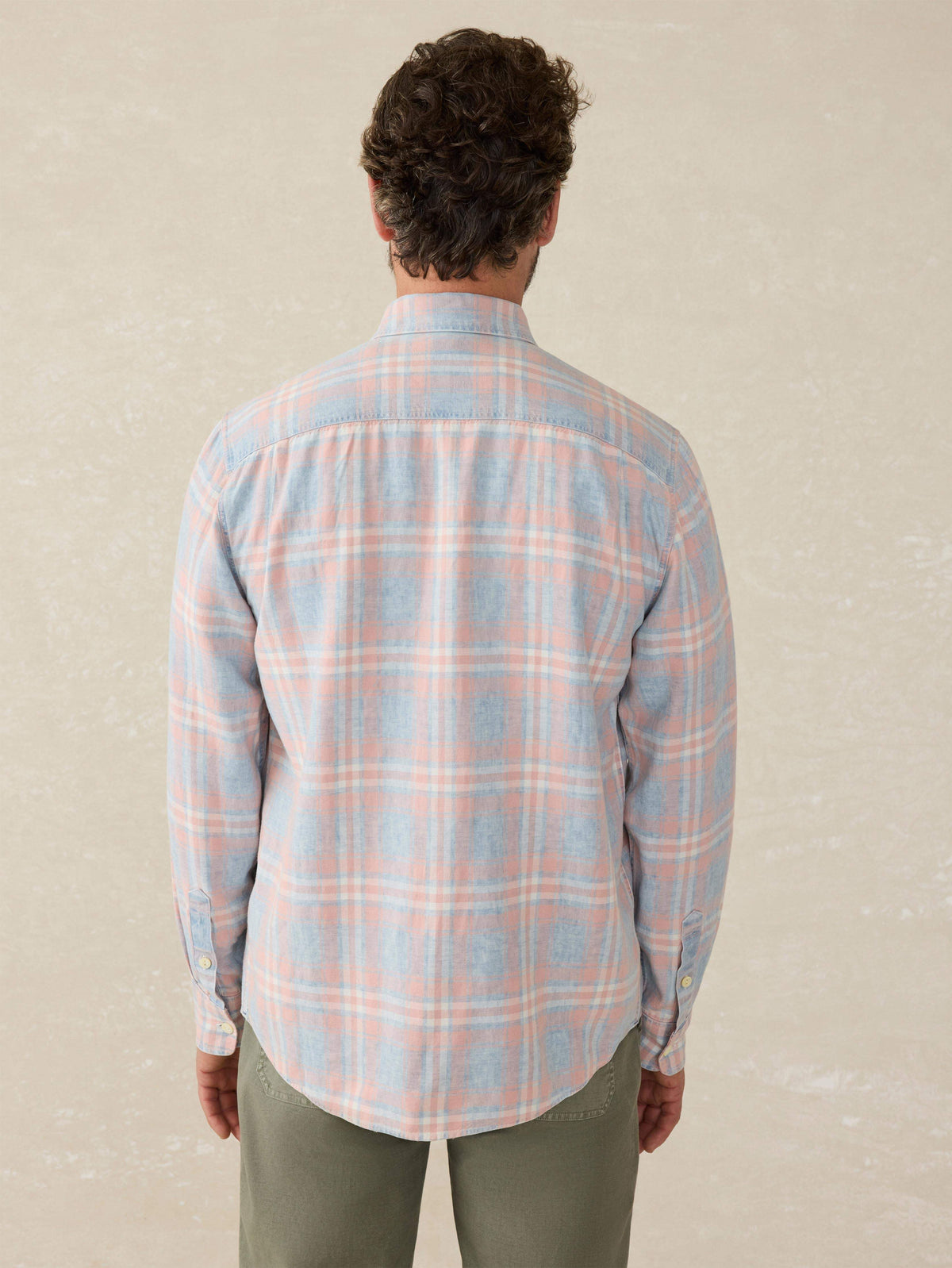 SP25_MENS_MWS2538-LAI_THETRIEDANDTRUECHAMBRAYWORKSHIRT_CoralBayPlaid_OM_BACK_CROP_1.jpg