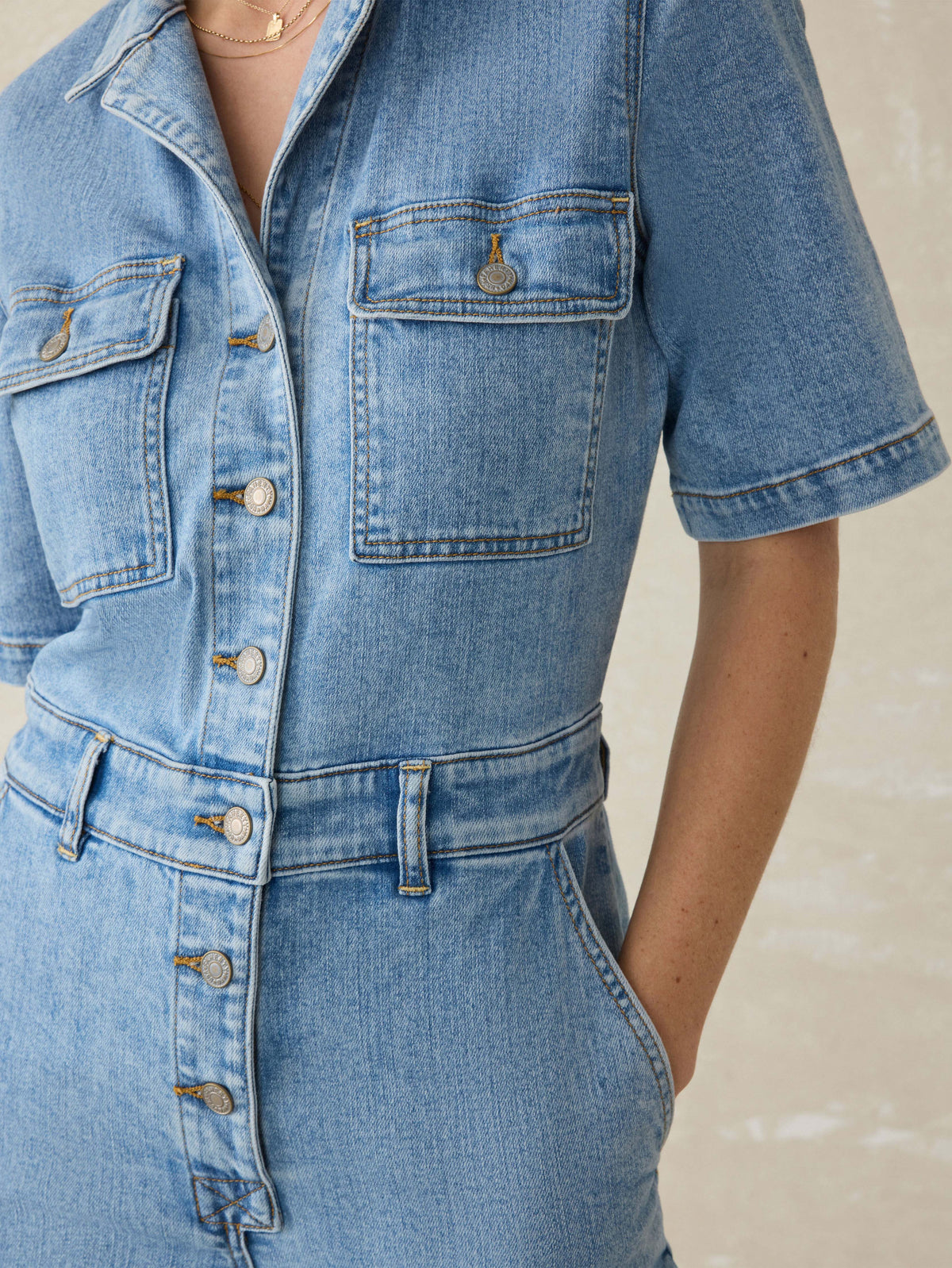 SP25_WOMENS_WDS2513-CGW_DENIMMICHELLESSJUMPSUIT_CloudlightWash_OM_DETAIL1_1.jpg