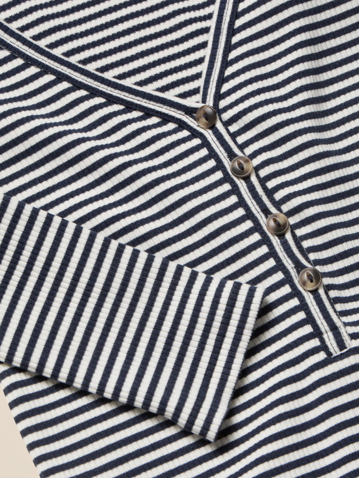 SP25_unknown_category_1_WKS2510-LYE_FREESTYLEHENLEY_BerkleyStripe_DETAIL_1.jpg