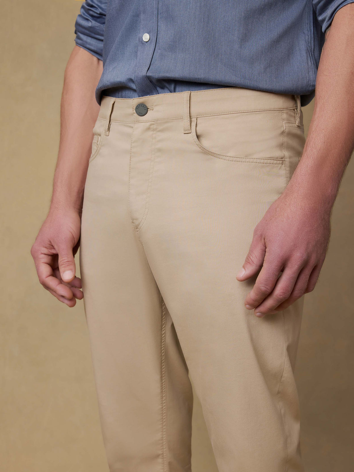 SP26-Faherty-Mens-MBF2433-IWK-Movement_5pocket_Pant-Island_West_Khaki_OM_DETAIL1_1_Web.jpg