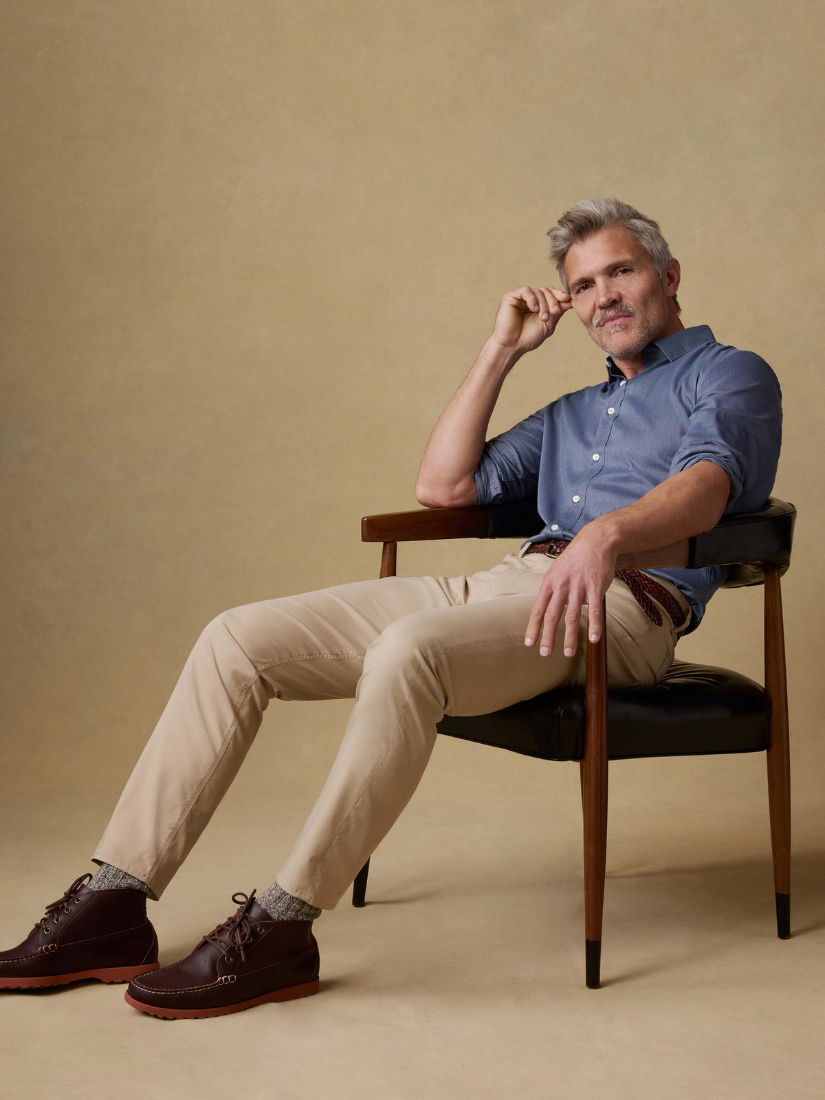 SP26-Faherty-Mens-MBF2433-IWK-Movement_5pocket_Pant-Island_West_Khaki_OM_EDITORIAL_1_Web.jpg