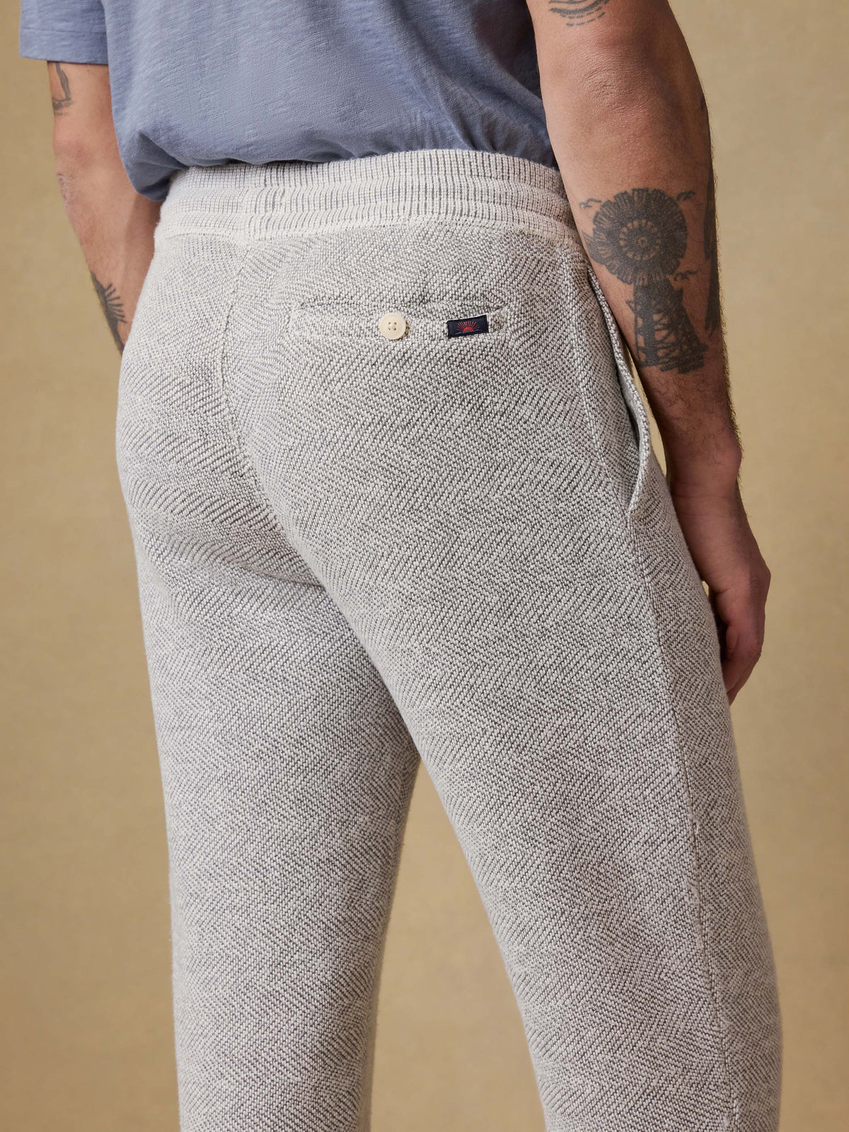 SP26-Faherty-Mens-MBS2402-GSL-Whitewater_Sweatpant-Grey_Shell_Loop_OM_DETAIL2_1_Web.jpg