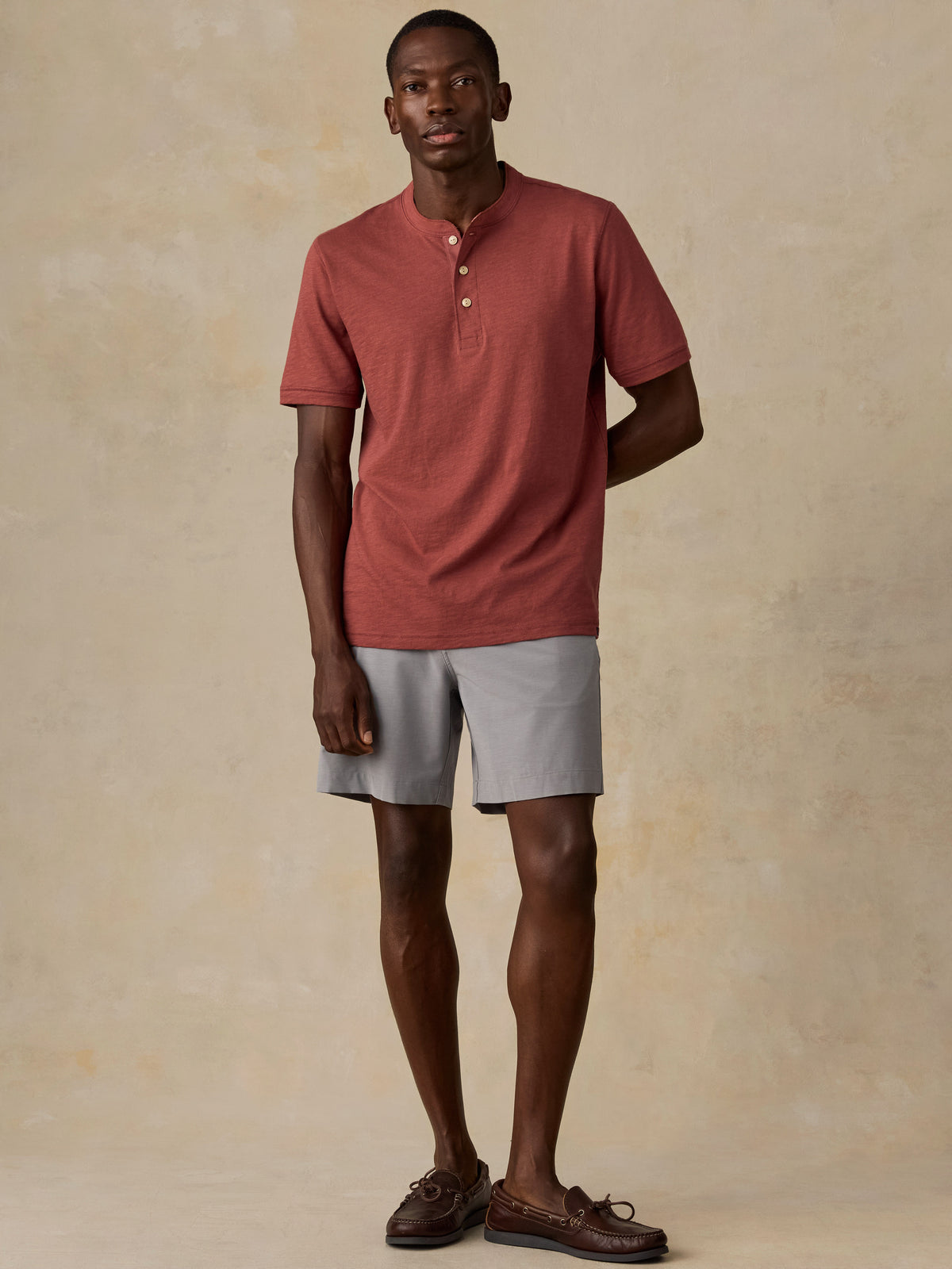 SP26-Faherty-Mens-MBS2517-ICE-All_Day_Short_7-Ice_Grey_OM_FULL_BODY_1_Web.jpg