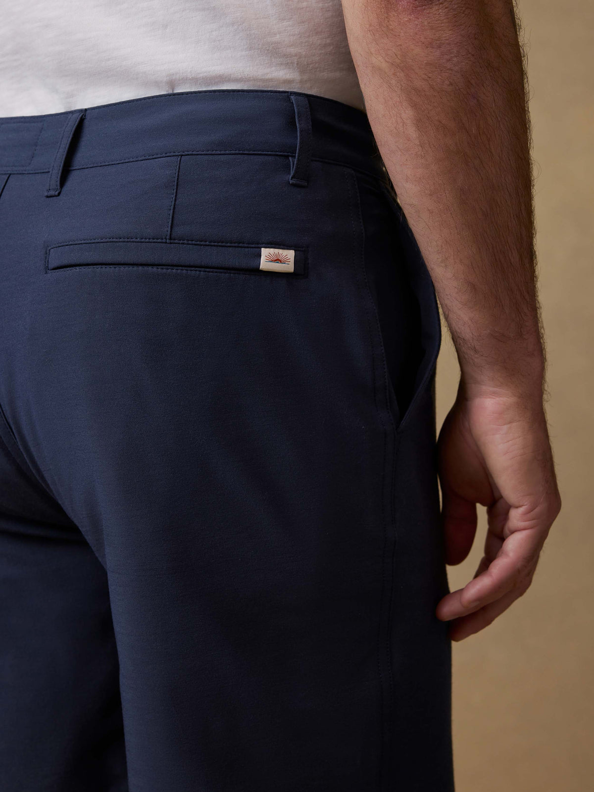 SP26-Faherty-Mens-MBS2522-BLN-All_Day_Short_9-Blue_Nights_OM_DETAIL1_1_Web.jpg