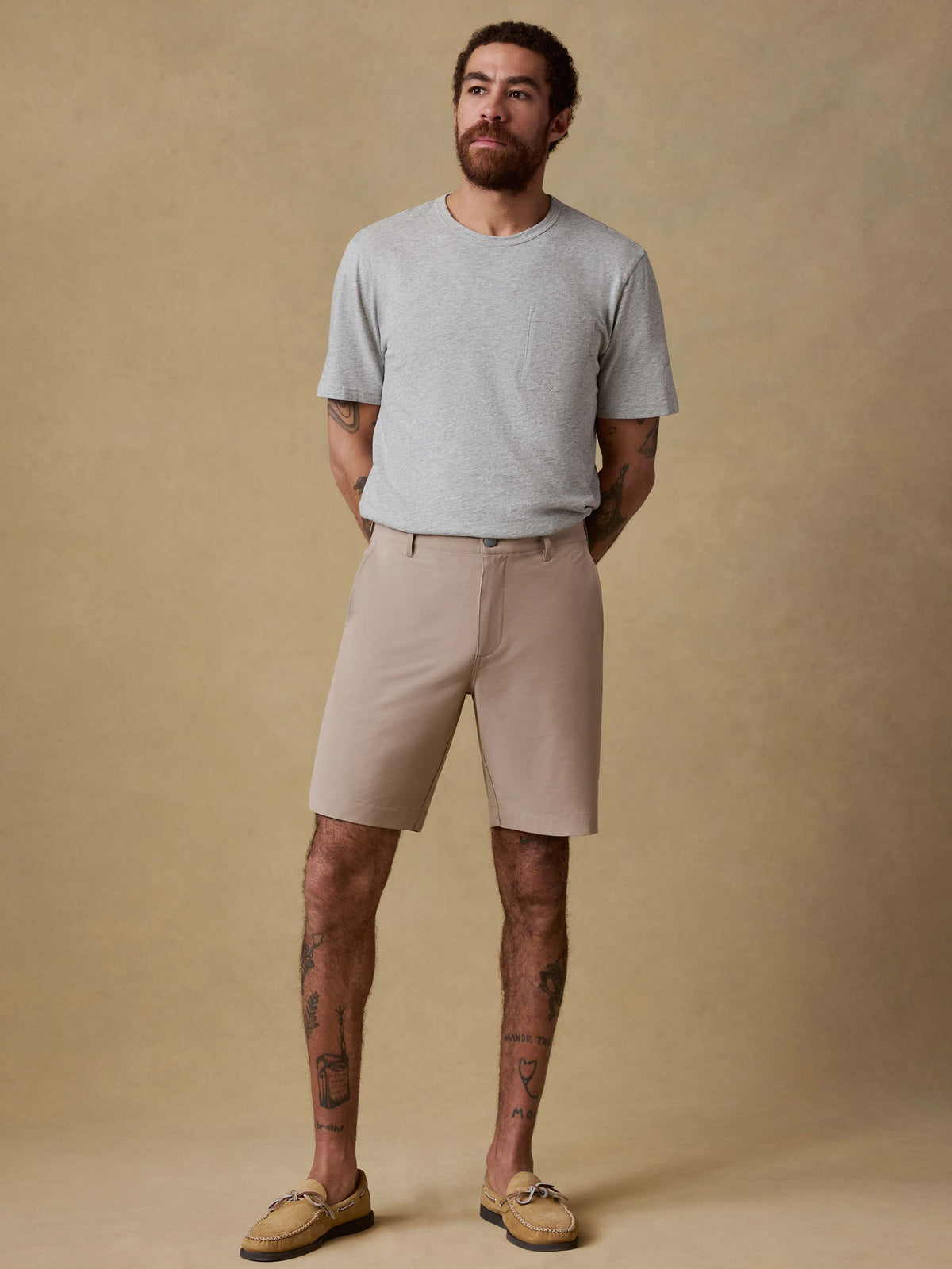 SP26-Faherty-Mens-MBS2522-KHK-All_Day_Short_9-Khaki_OM_FULL_BODY_1_Web.jpg