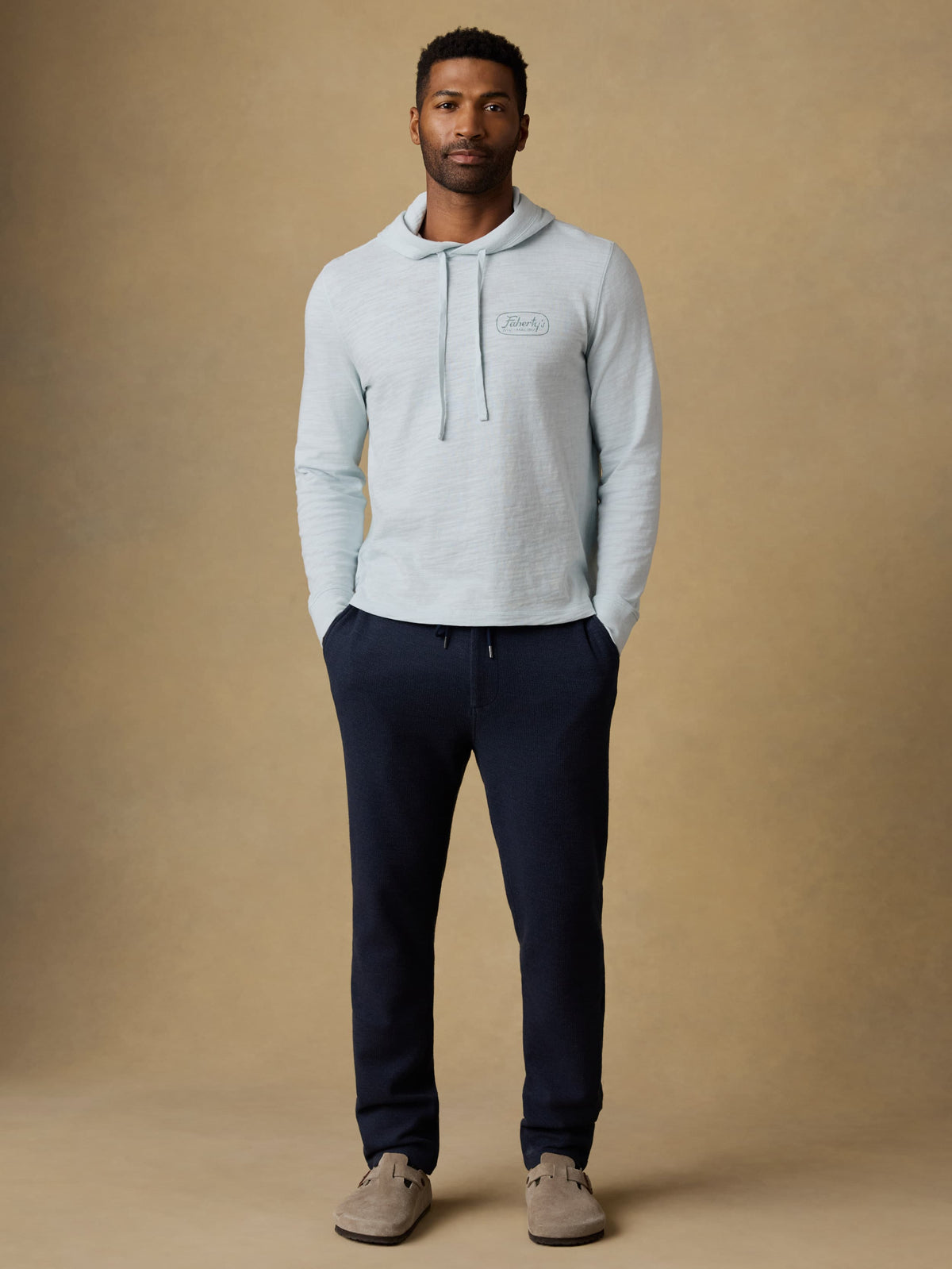 SP26-Faherty-Mens-MBS2635-NAR-HighlandKnitPant-NavyRidgeMelange_OM_FULL_BODY_1_Web.jpg