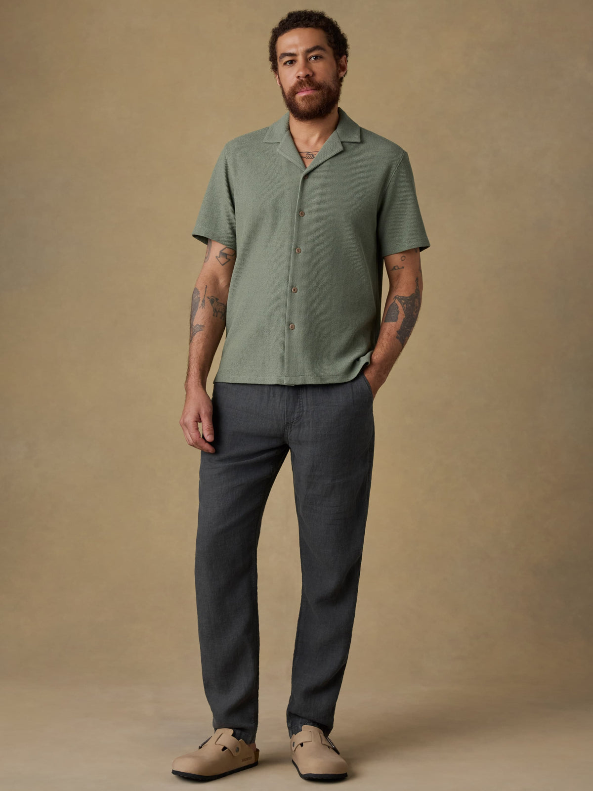 SP26-Faherty-Mens-MBU2412-WBK-Linen_Drawstring_Pant-Washed_Black_OM_FULL_BODY_1_Web.jpg