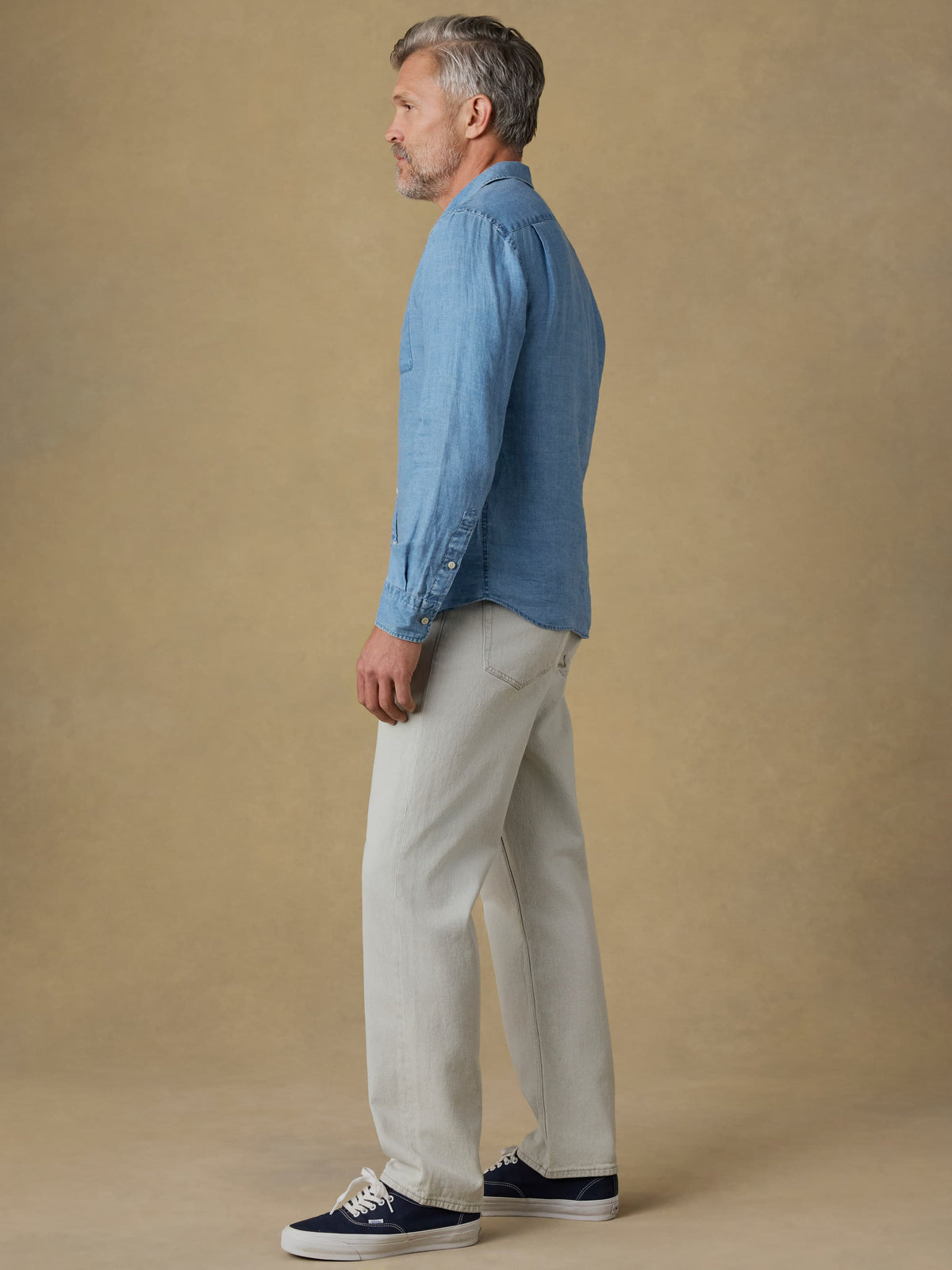 SP26-Faherty-Mens-MDS2601-BIR-OrganicCottonDenim-Birch_OM_2543_Web.jpg