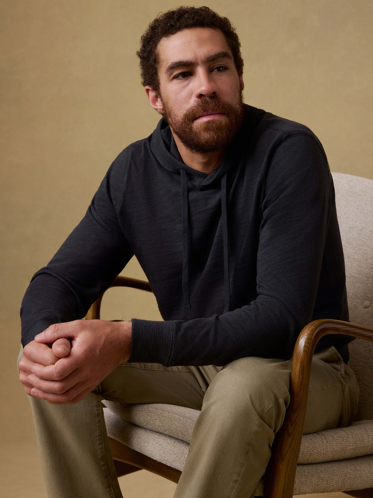 SP26-Faherty-Mens-MKC0096-RIB-Sunwashed_Slub_Hoodie-Ridge_Black_OM_EDITORIAL_2_Web.jpg