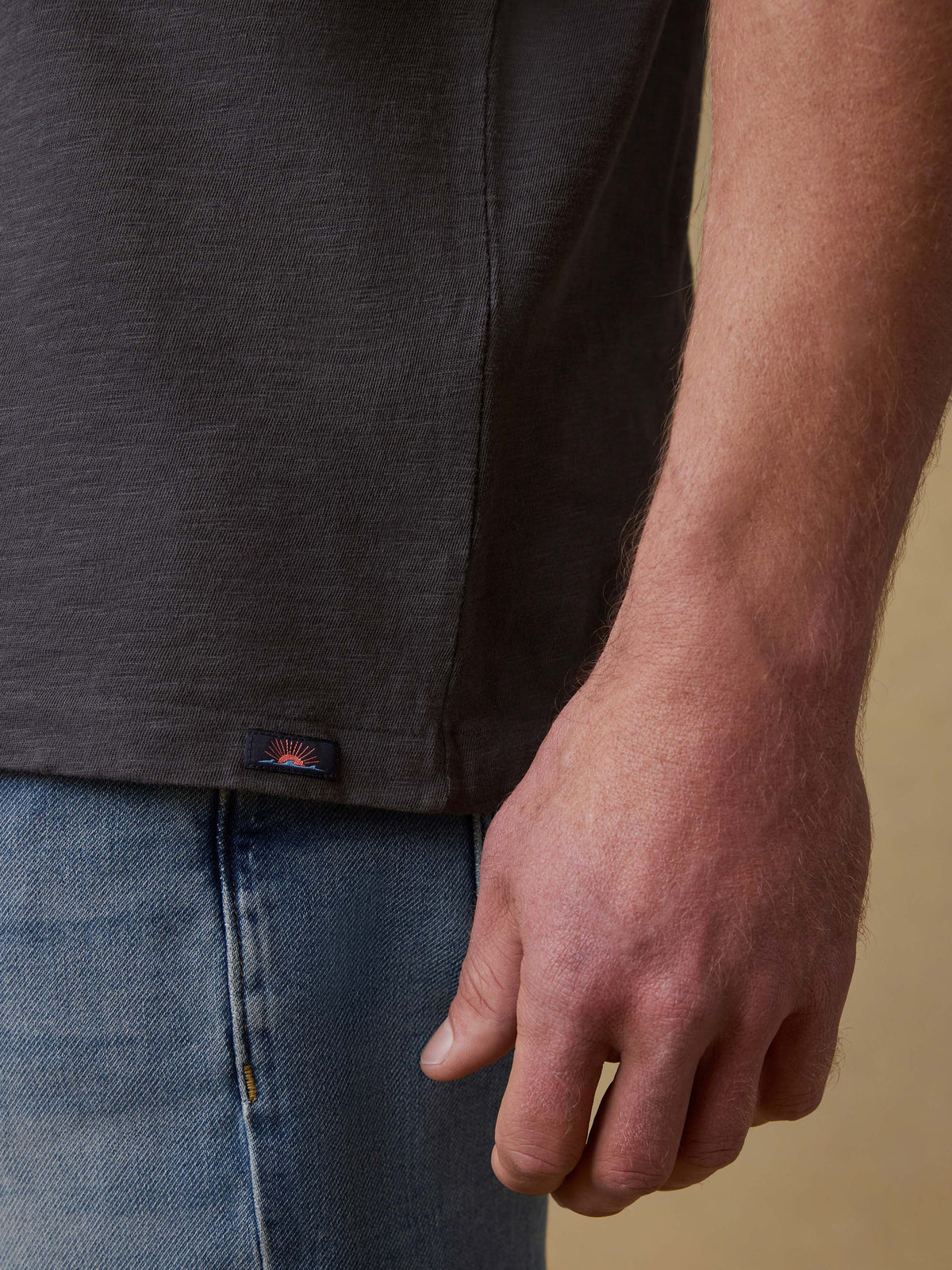 SP26-Faherty-Mens-MKS2500-GRP-Ss_Sunwashed_V-Neck_Tee-Graphite_OM_DETAIL2_1_Web.jpg