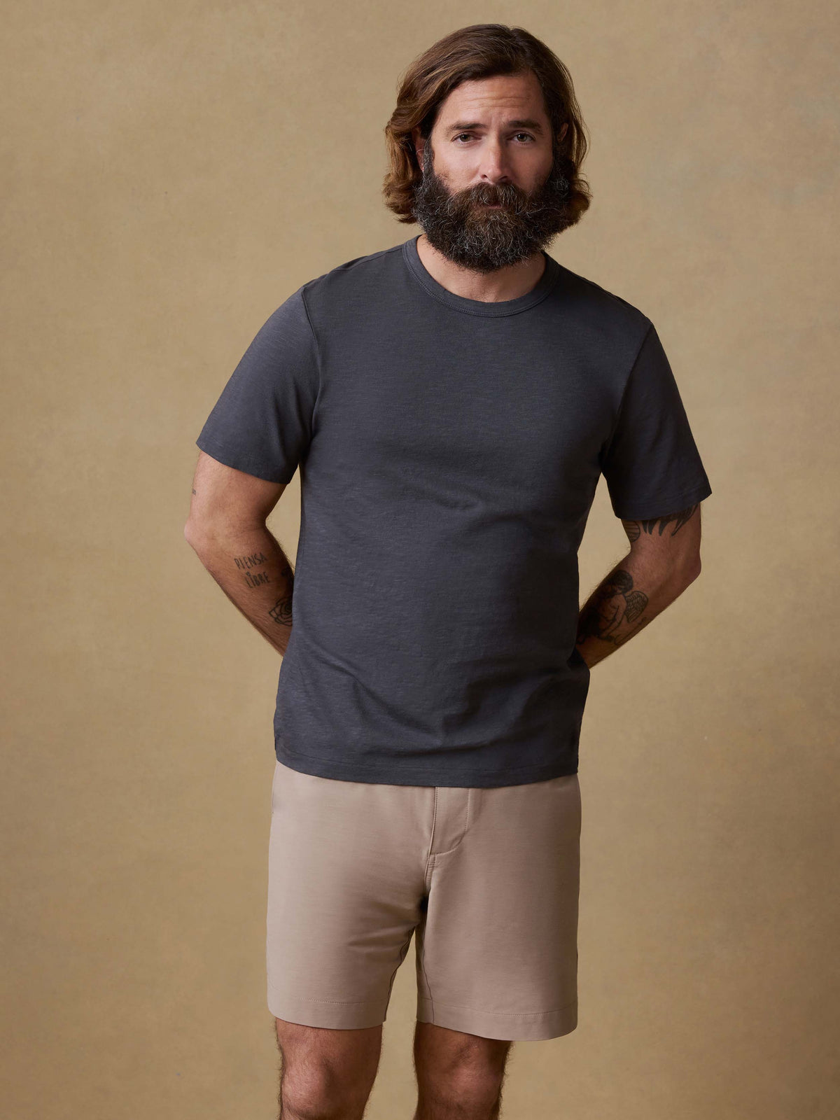 SP26-Faherty-Mens-MKS2501-GRP-Sunwashed_Tee-Graphite_OM_FULL_BODY_1_Web.jpg