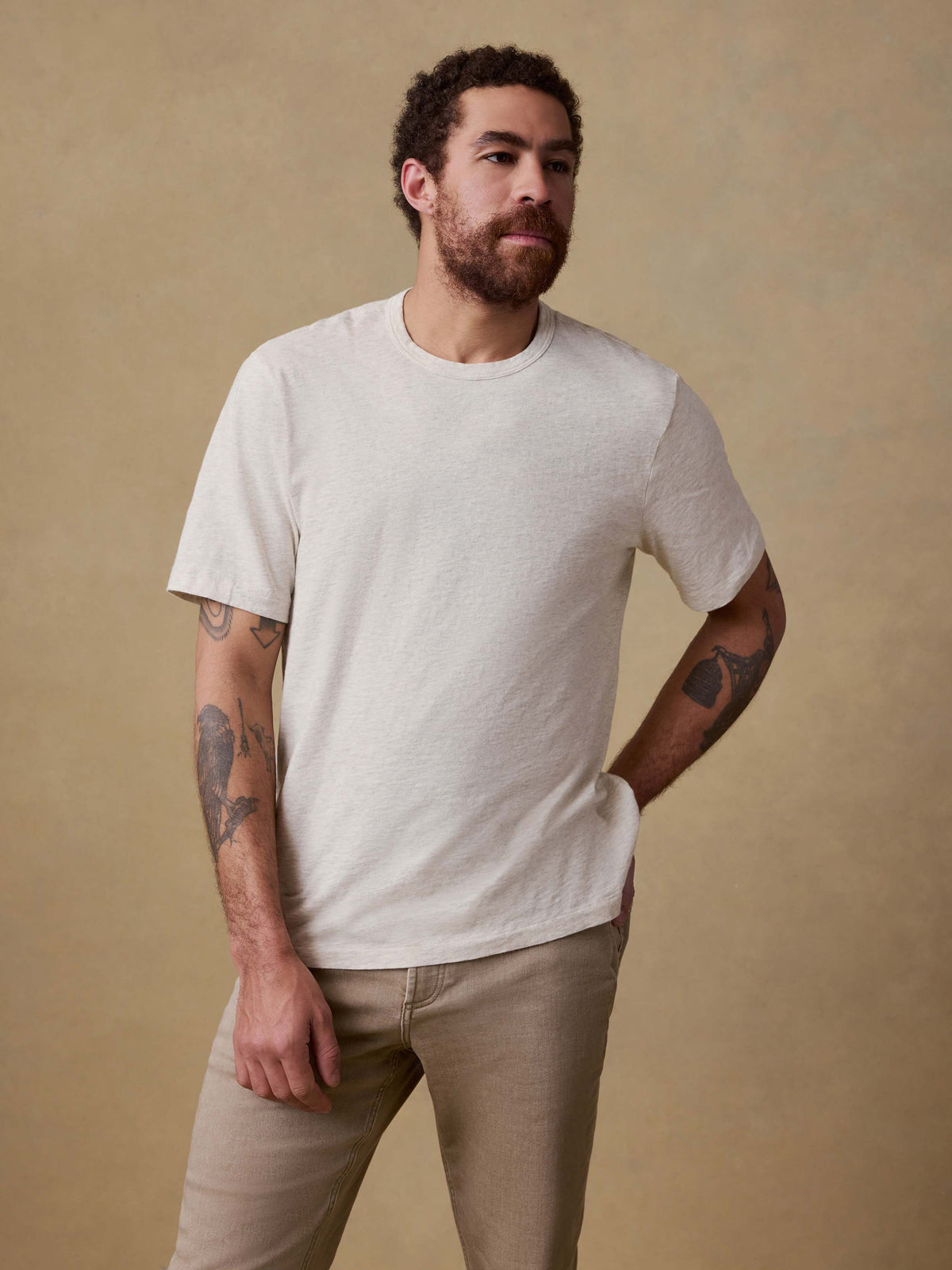 SP26-Faherty-Mens-MKS2501-IDU-SunwashedTee-IslandDuneHeather_OM_FULL_BODY_1_Web.jpg