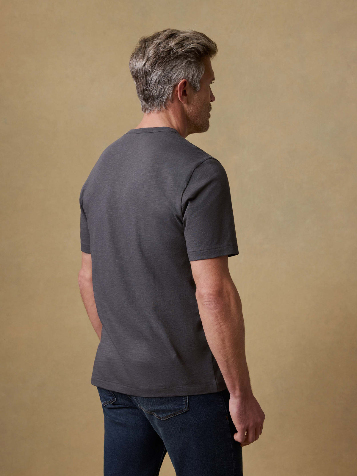 SP26-Faherty-Mens-MKS2519-GRP-Sunwashed_Pocket_Tee-Graphite_OM_BACK_CROP_1_Web.jpg