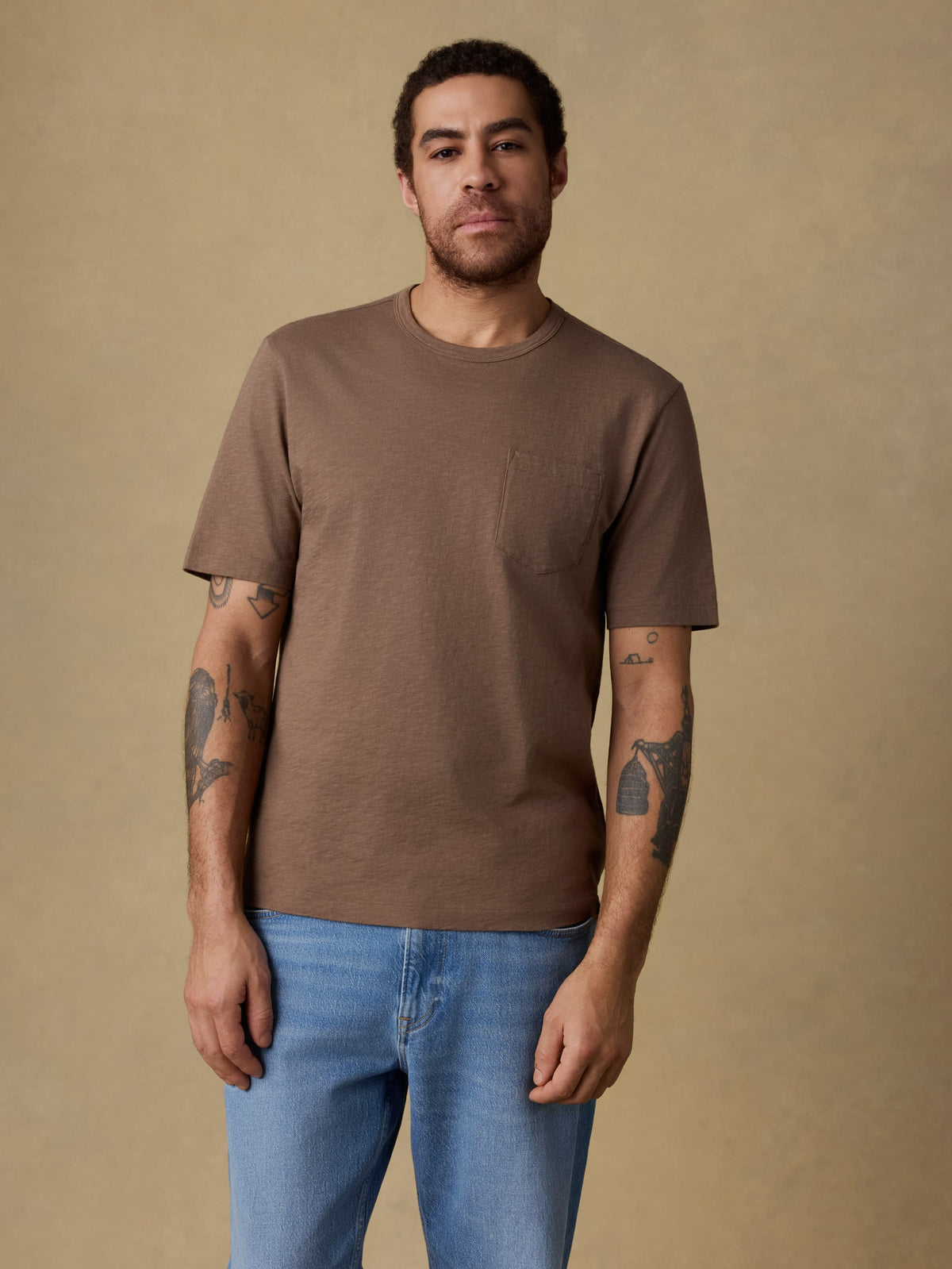 SP26-Faherty-Mens-MKS2519-IAB-SunwashedPocketTee-IslandBrown_OM_FRONT_CROP_1_Web.jpg