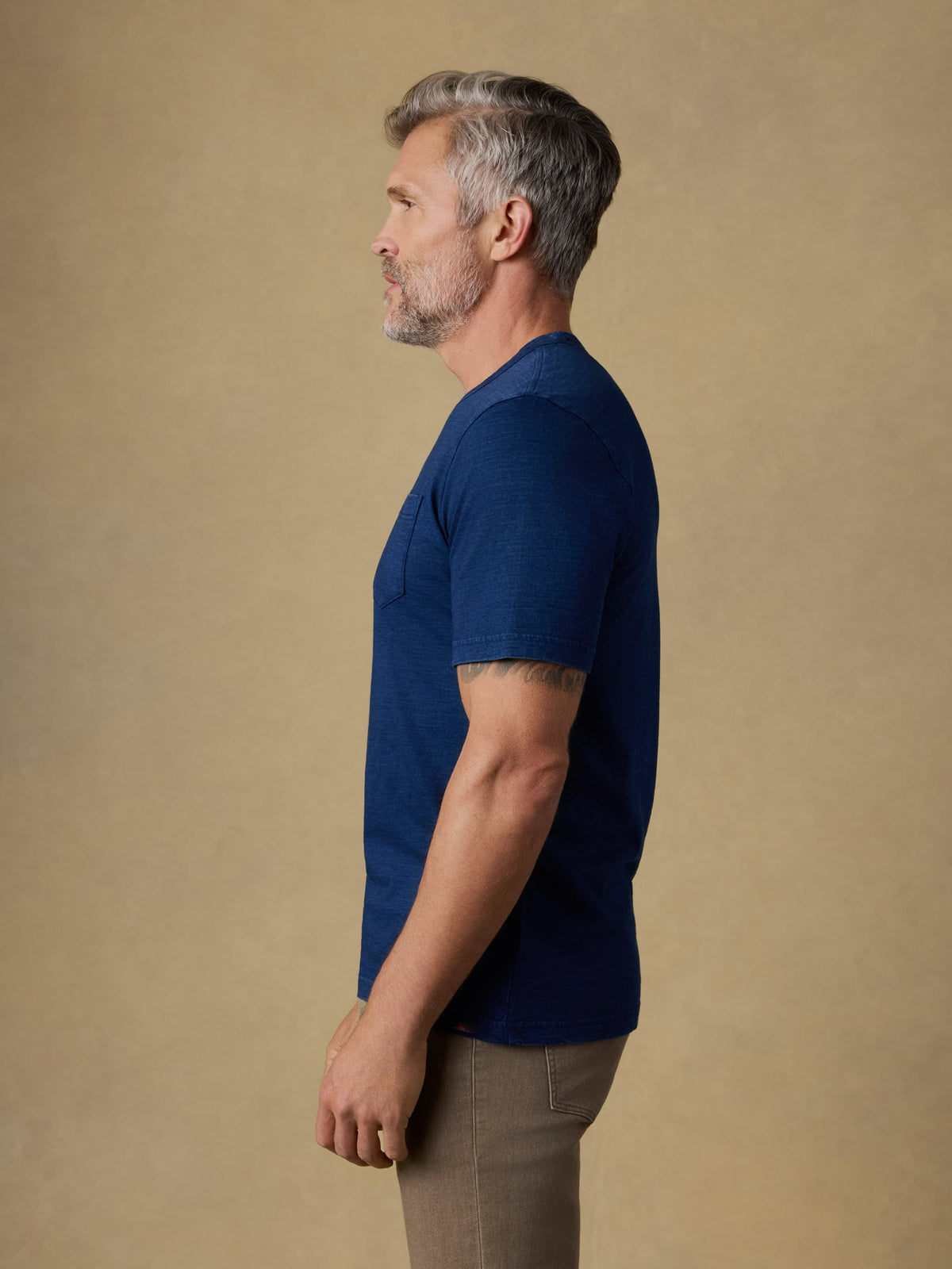 SP26-Faherty-Mens-MKS2607-DDA-SsIndigoPocketTee-DeadstockWash_OM_FRONT_CROP_1_Web.jpg