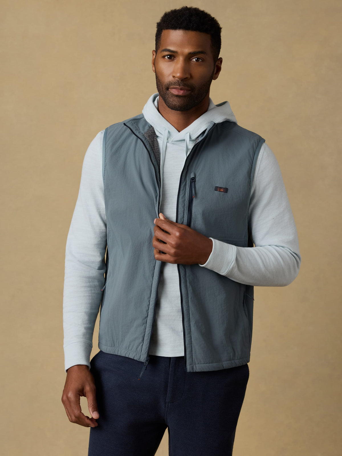 SP26-Faherty-Mens-MOF2508-SLU-ShoreliteZephyrVest-SeaglassBlue_OM_FRONT_CROP_2_Web.jpg