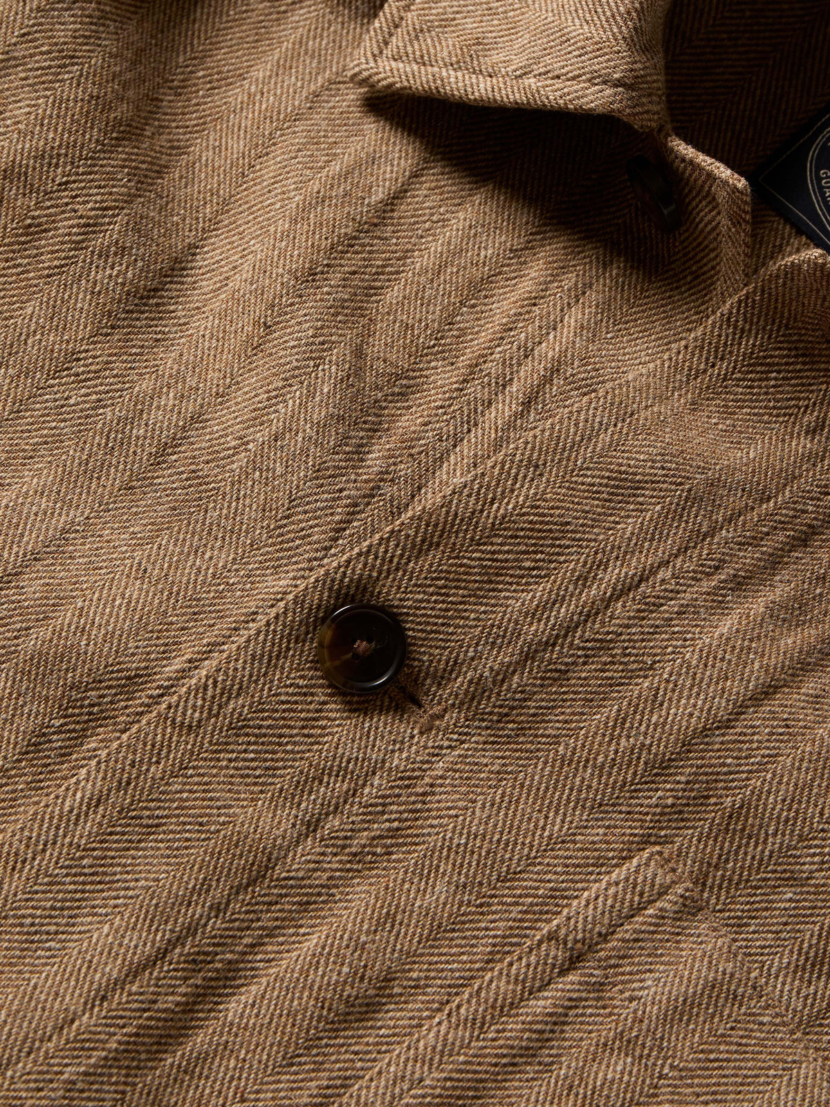 SP26-Faherty-Mens-MOS2606-KAE-HerringboneStudioJacket-KhakiHerringbone_DETAIL_1_Web.jpg