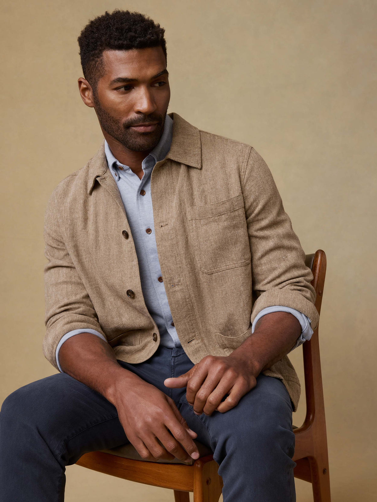 SP26-Faherty-Mens-MOS2606-KAE-HerringboneStudioJacket-KhakiHerringbone_OM_EDITORIAL_1_Web.jpg