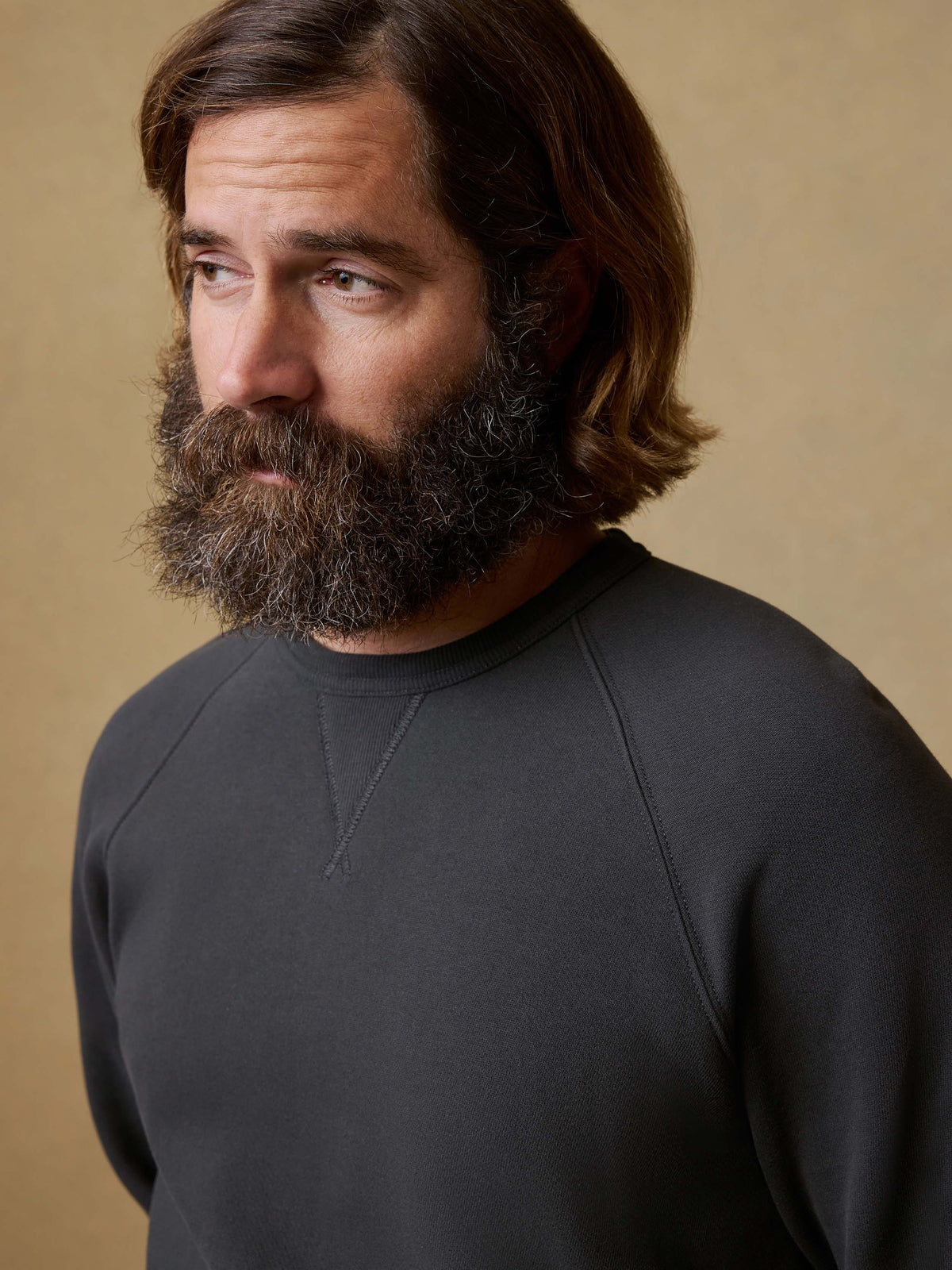 SP26-Faherty-Mens-MQF2412-MBA-High_Standard_Fleece_Crewneck-Mountain_Black_OM_DETAIL1_1_Web.jpg