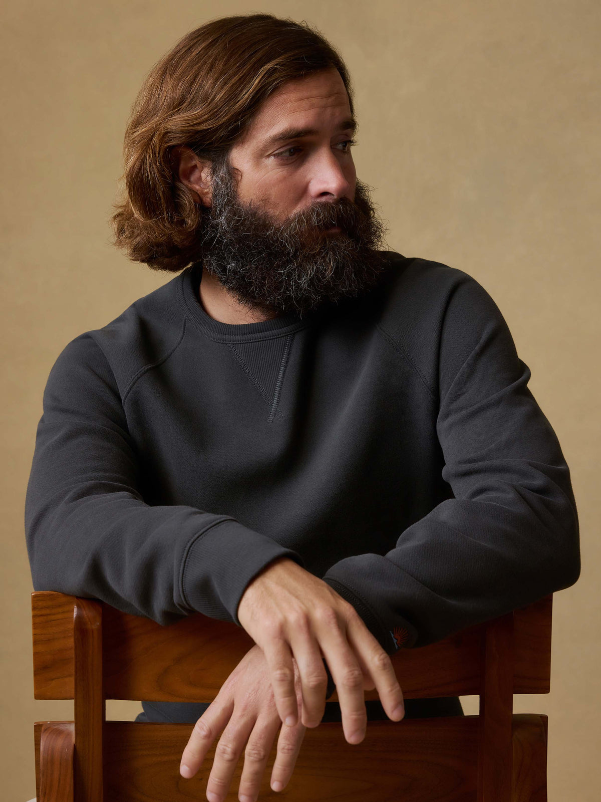 SP26-Faherty-Mens-MQF2412-MBA-High_Standard_Fleece_Crewneck-Mountain_Black_OM_EDITORIAL_1_Web.jpg