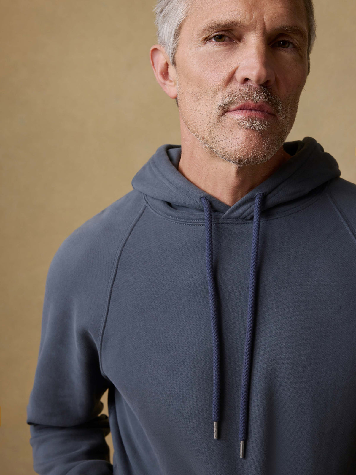 SP26-Faherty-Mens-MQF2413-BLN-High_Standard_Fleece_Hoodie-Blue_Nights_OM_DETAIL1_2_Web.jpg