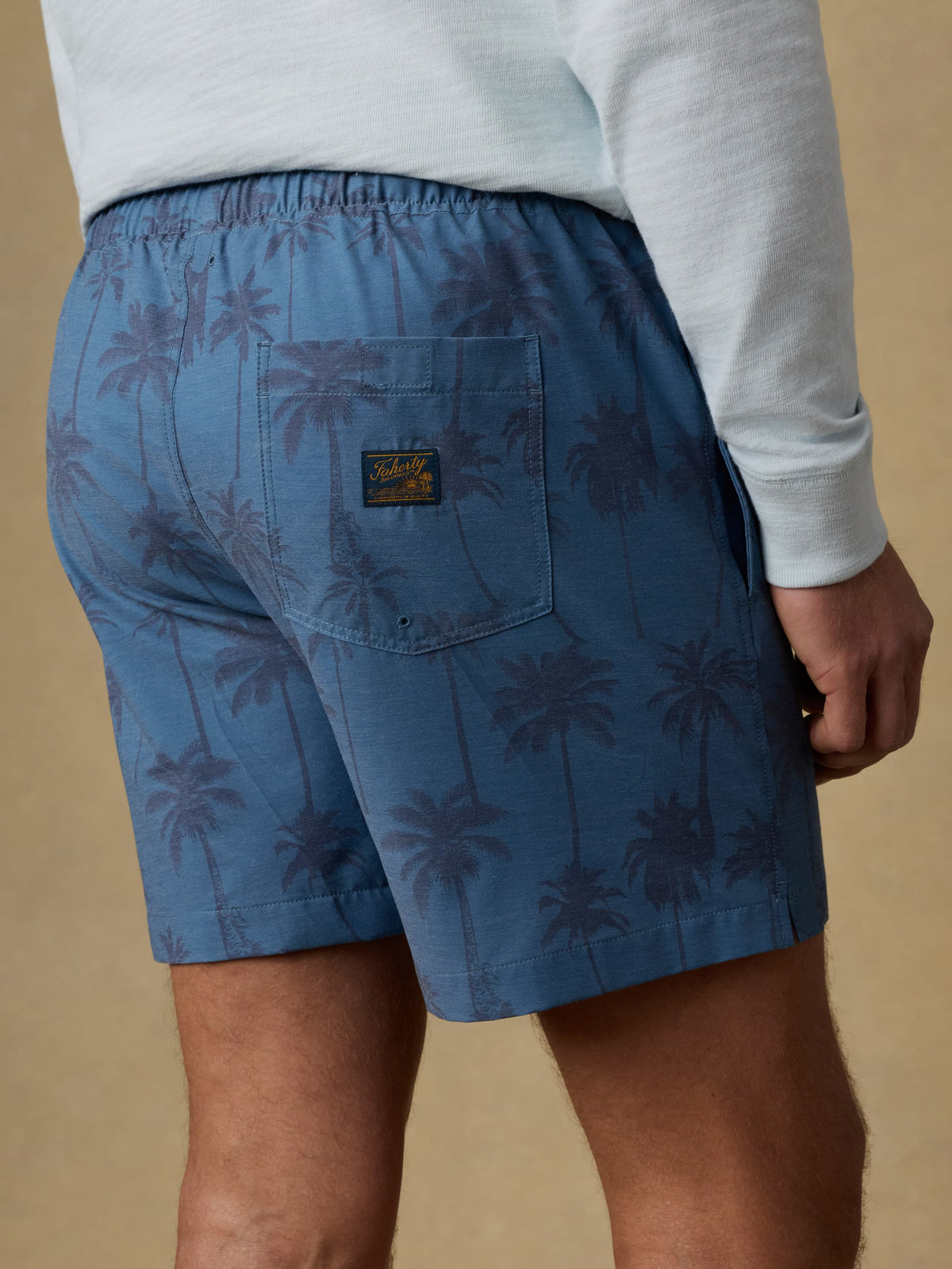 SP26-Faherty-Mens-MSS2600-OAA-AllDayTrunk_6-OceanShoreTrees_OM_DETAIL2_2_Web.jpg