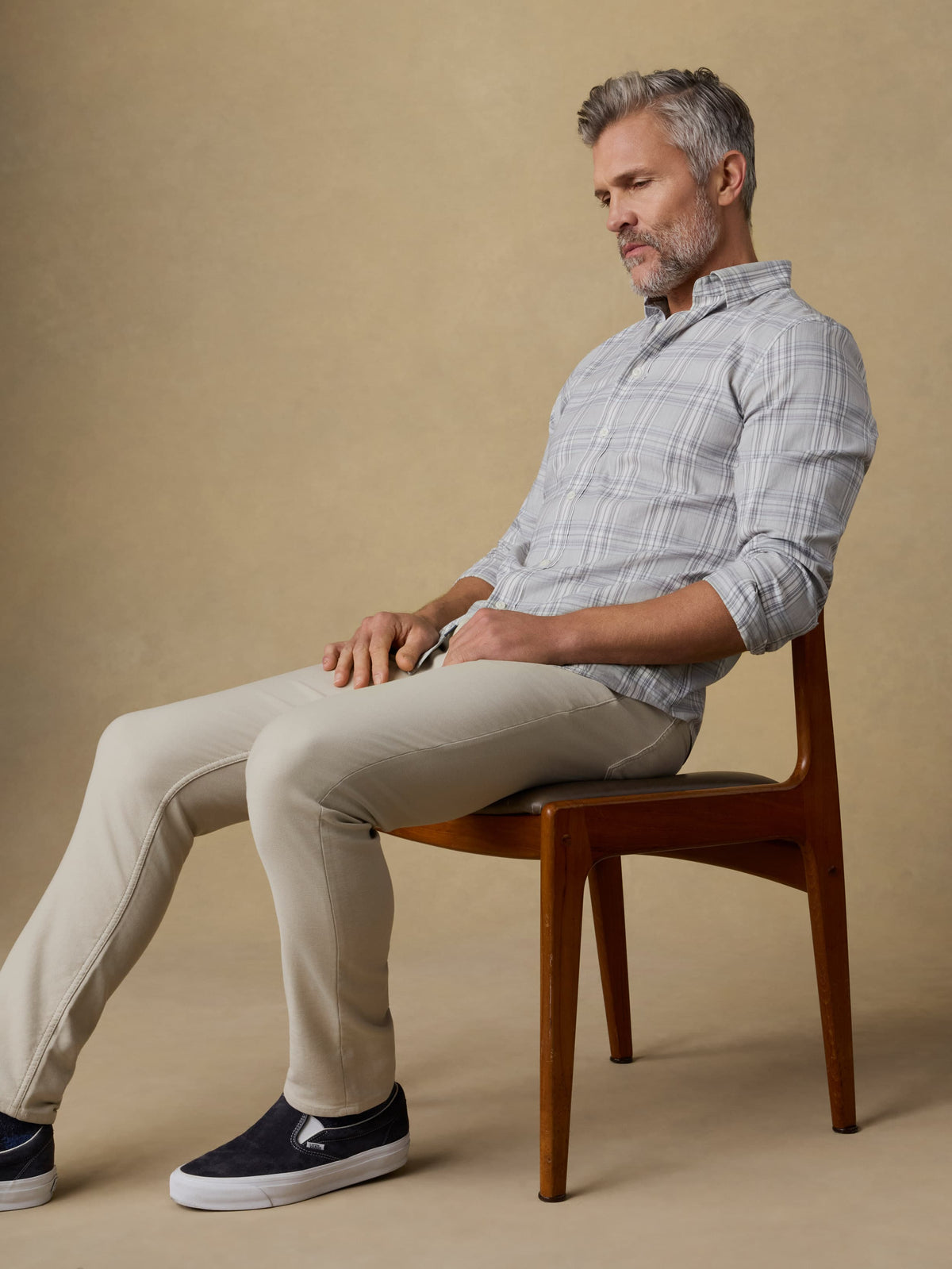 SP26-Faherty-Mens-MWC0082-GYL-TheMovementShirt-GreyCloudPlaid_OM_EDITORIAL_3_Web.jpg
