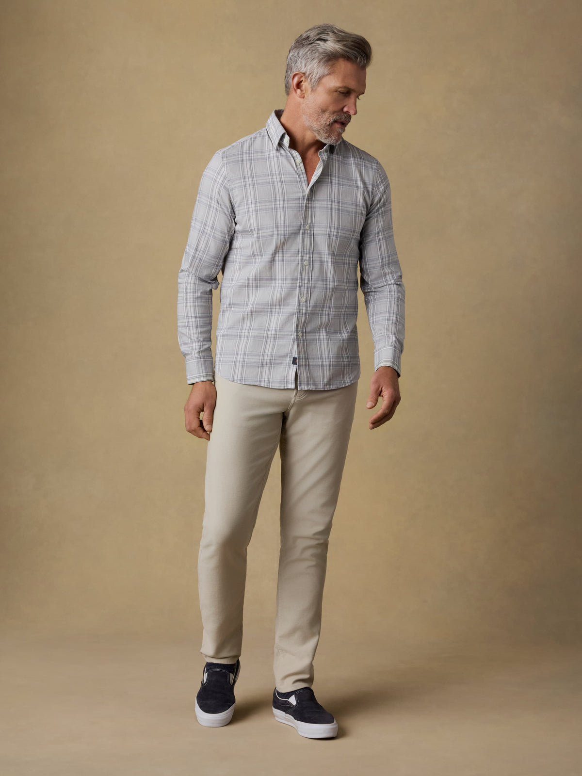 SP26-Faherty-Mens-MWC0082-GYL-TheMovementShirt-GreyCloudPlaid_OM_FULL_BODY_1_Web.jpg