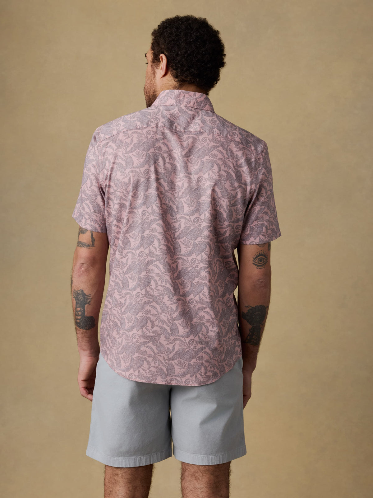 SP26-Faherty-Mens-MWS2507-MAC-SsMovementMontereyShirt-MauveTropicFoliage_OM_BACK_CROP_1_Web.jpg
