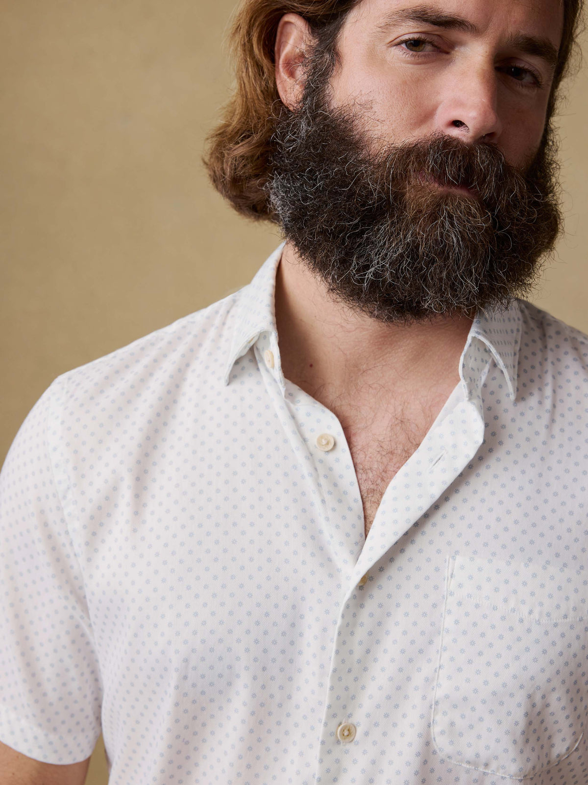 SP26-Faherty-Mens-MWS2507-MSU-Ss_Movement_Monterey_Shirt-Mist_Sunburst_OM_DETAIL2_1_Web.jpg