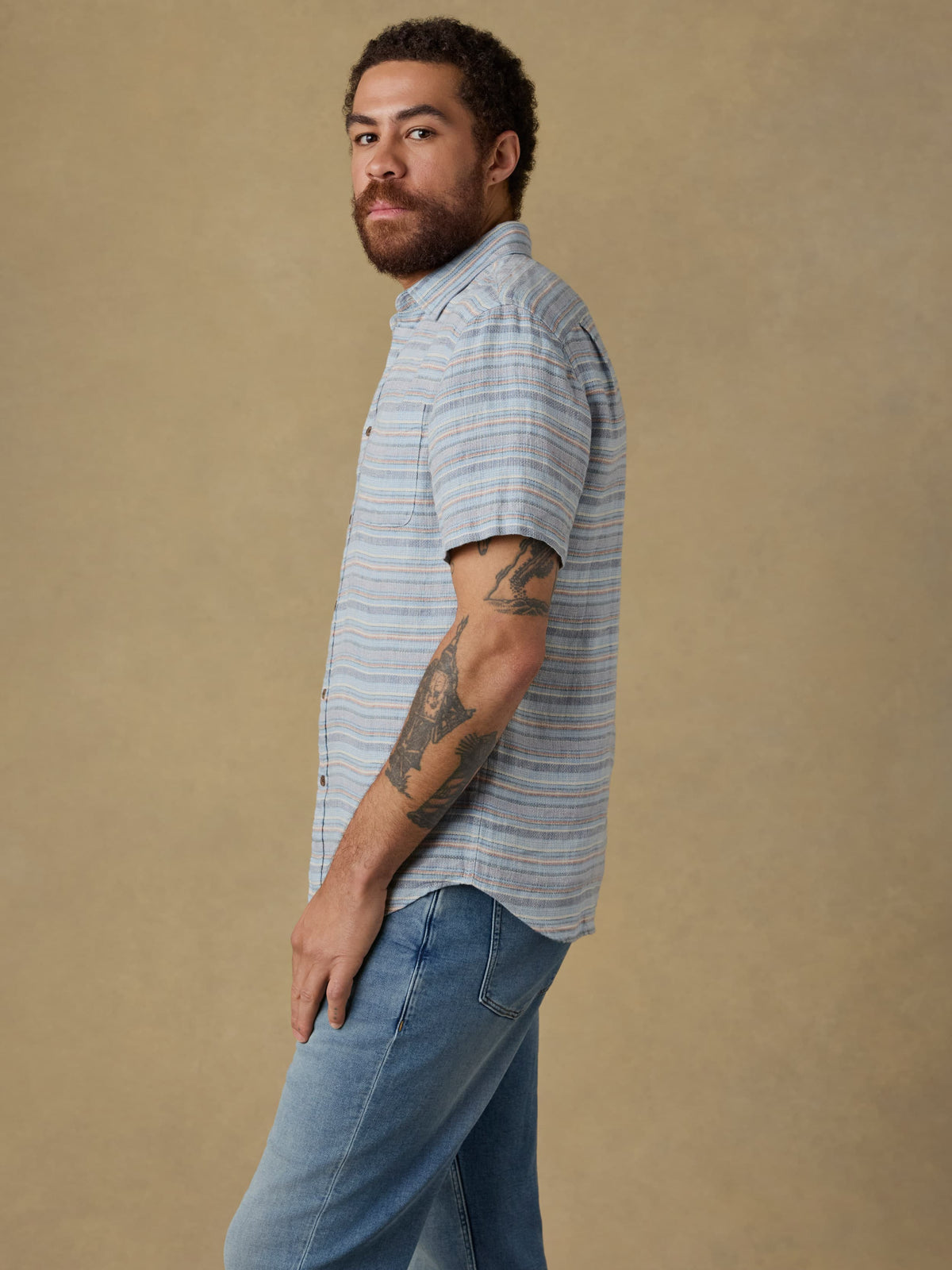 SP26-Faherty-Mens-MWS2515-BUU-SsPalmaLinenShirt-BlueGulfStripe_OM_WS_2443_Web.jpg