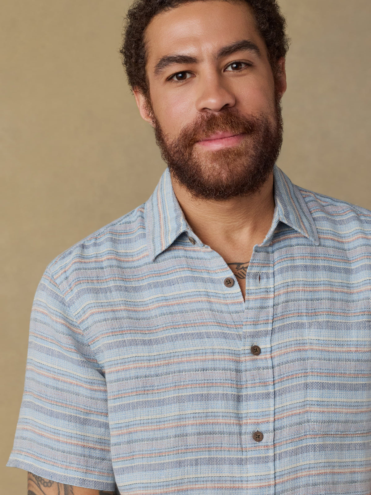 SP26-Faherty-Mens-MWS2515-BUU-SsPalmaLinenShirt-BlueGulfStripe_OM_WS_2445_Web.jpg