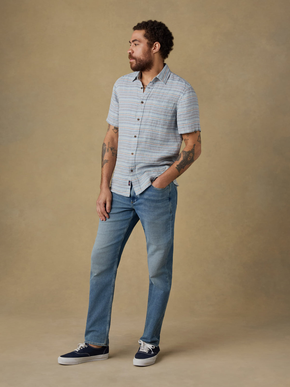 SP26-Faherty-Mens-MWS2515-BUU-SsPalmaLinenShirt-BlueGulfStripe_OM_WS_2449_Web.jpg