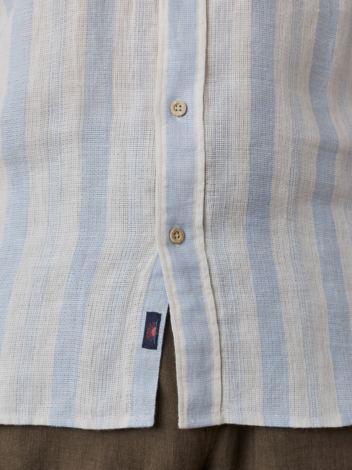SP26-Faherty-Mens-MWS2515-IAL-SsPalmaLinenShirt-IslandBlueStripe_OM_DETAIL2_1_Web.jpg