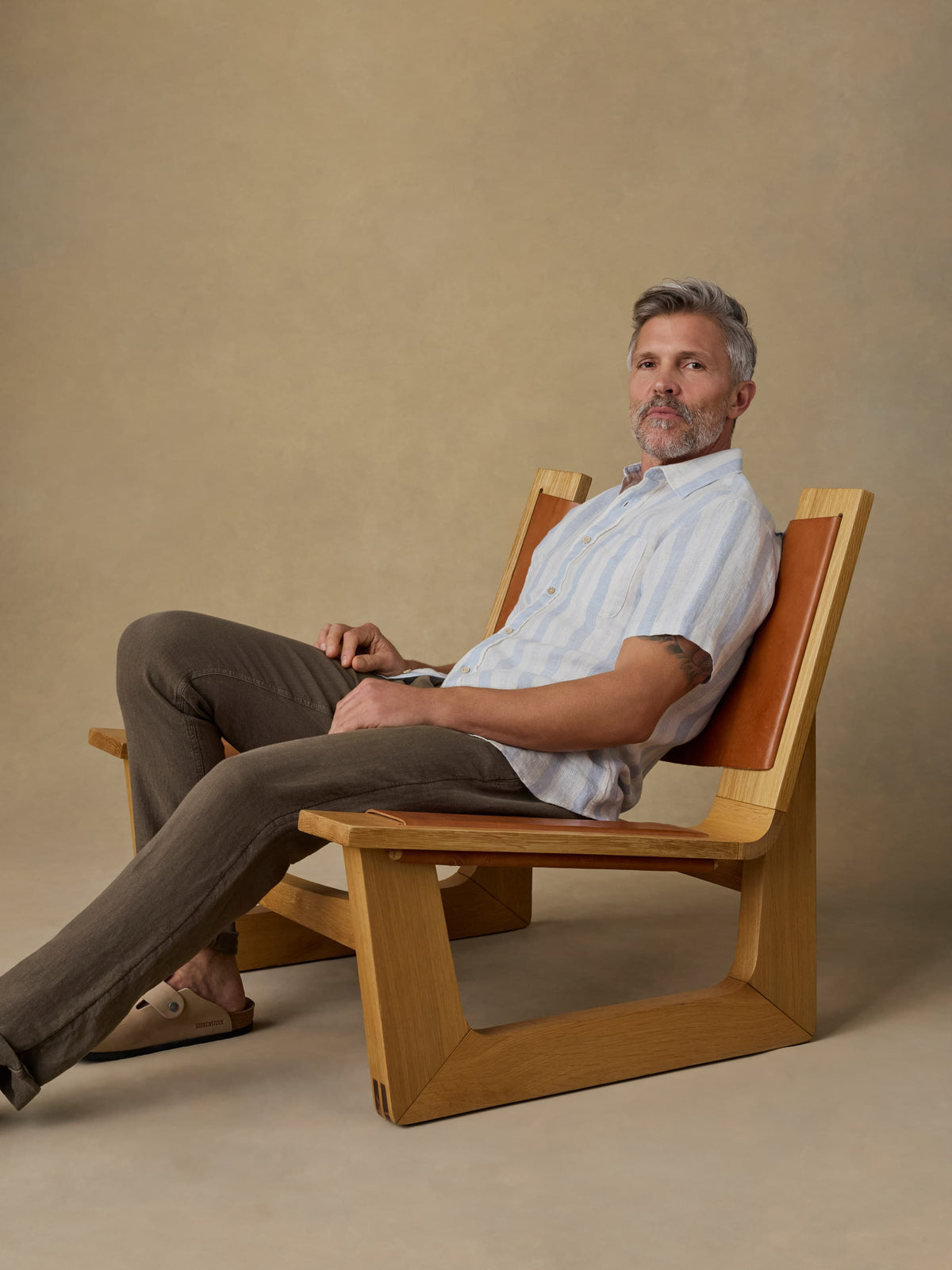 SP26-Faherty-Mens-MWS2515-IAL-SsPalmaLinenShirt-IslandBlueStripe_OM_EDITORIAL_1_Web.jpg