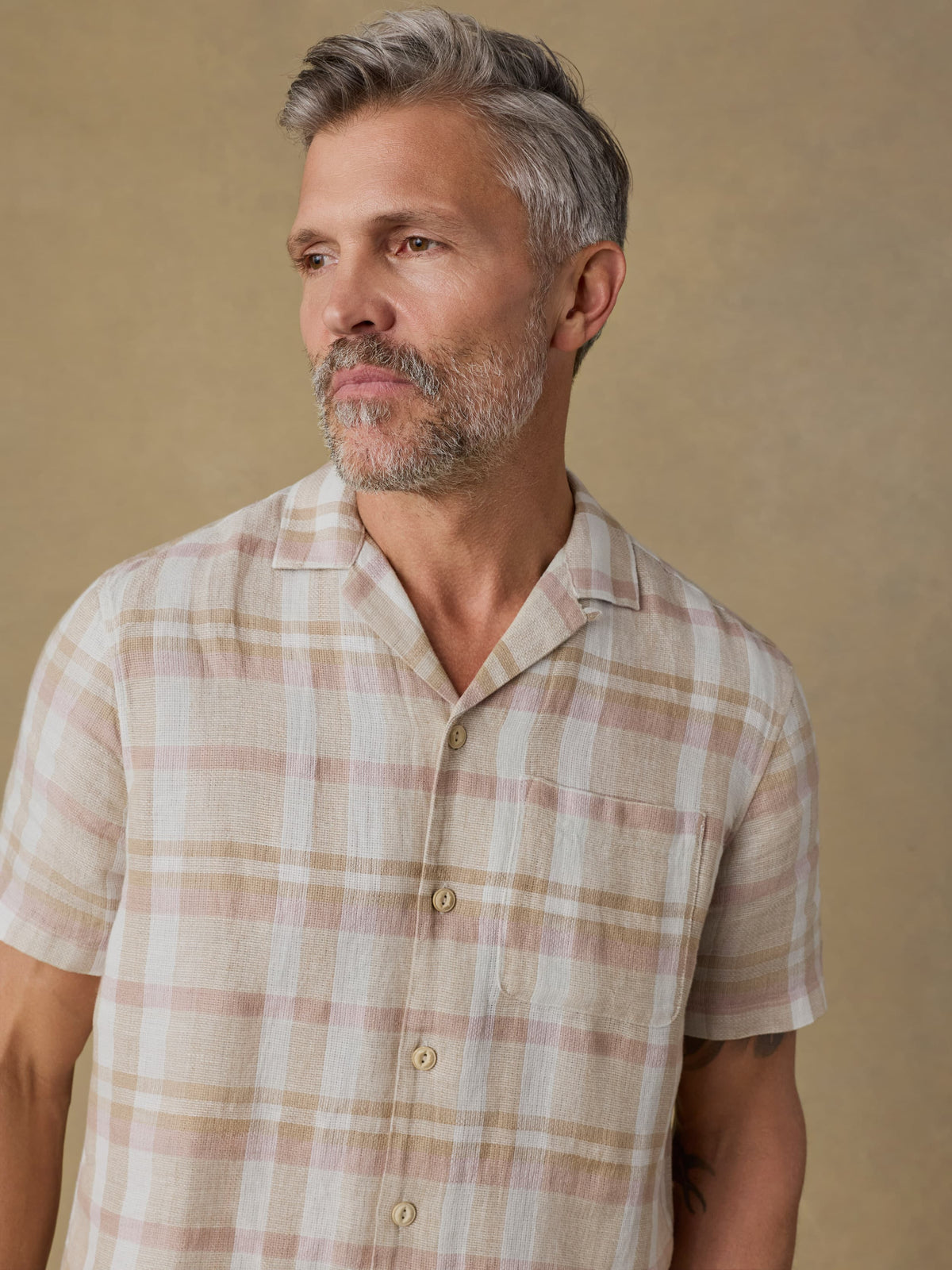 SP26-Faherty-Mens-MWS2523-MVS-SsPalmaLinenCampShirt-MauveSandPlaid_OM_DETAIL1_1_Web.jpg