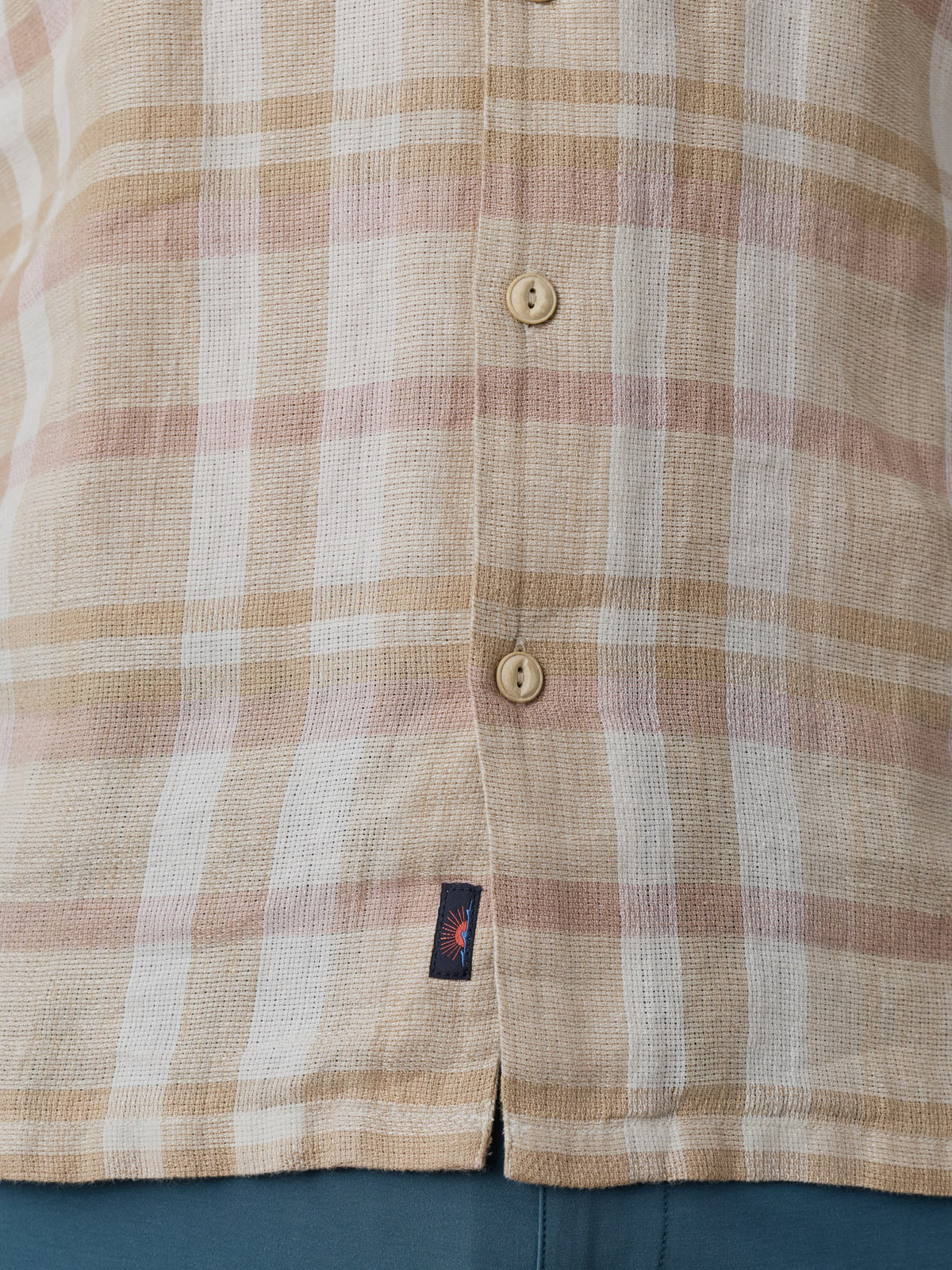 SP26-Faherty-Mens-MWS2523-MVS-SsPalmaLinenCampShirt-MauveSandPlaid_OM_DETAIL2_1_Web.jpg