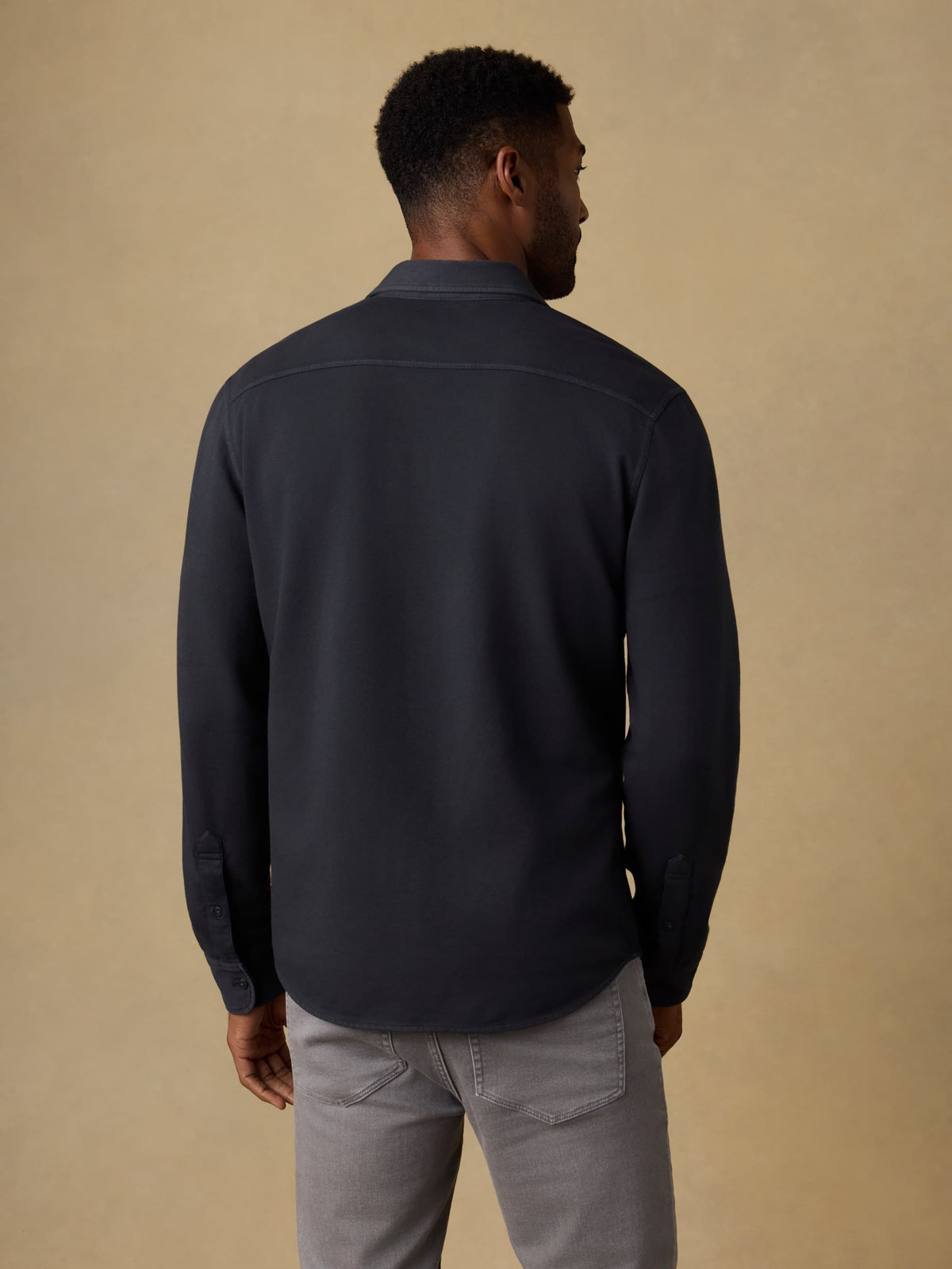 SP26-Faherty-Mens-MXF2507-WCL-FieldKnitShirt-WashedCharcoal_OM_BACK_CROP_1_Web.jpg
